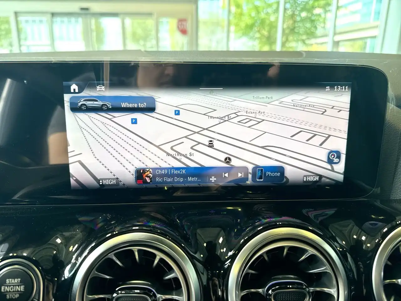 Mercedes-Benz GLA снимка Mercedes-Benz GLA