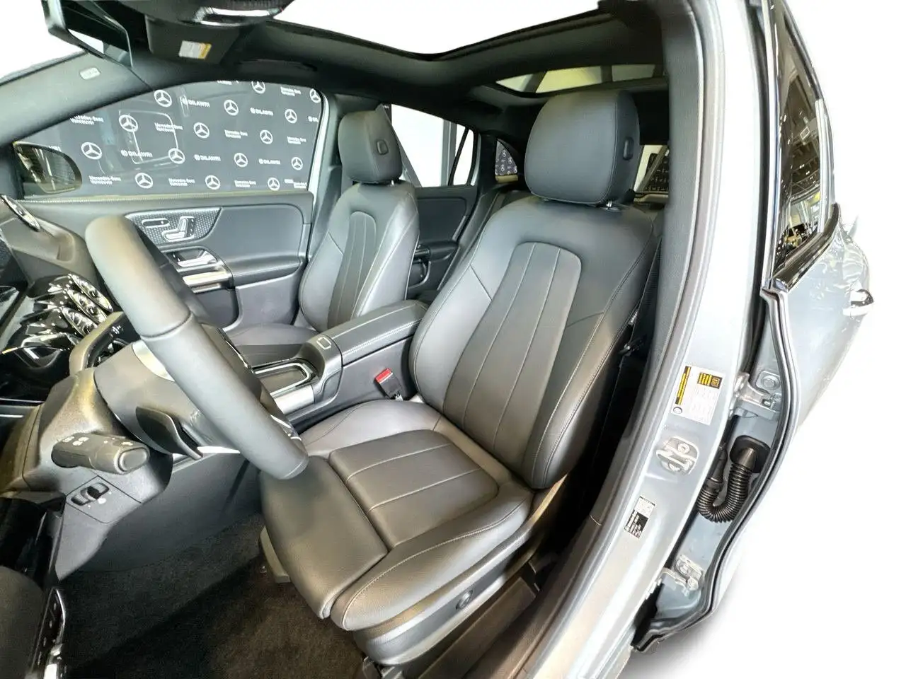 Mercedes-Benz GLA снимка Mercedes-Benz GLA