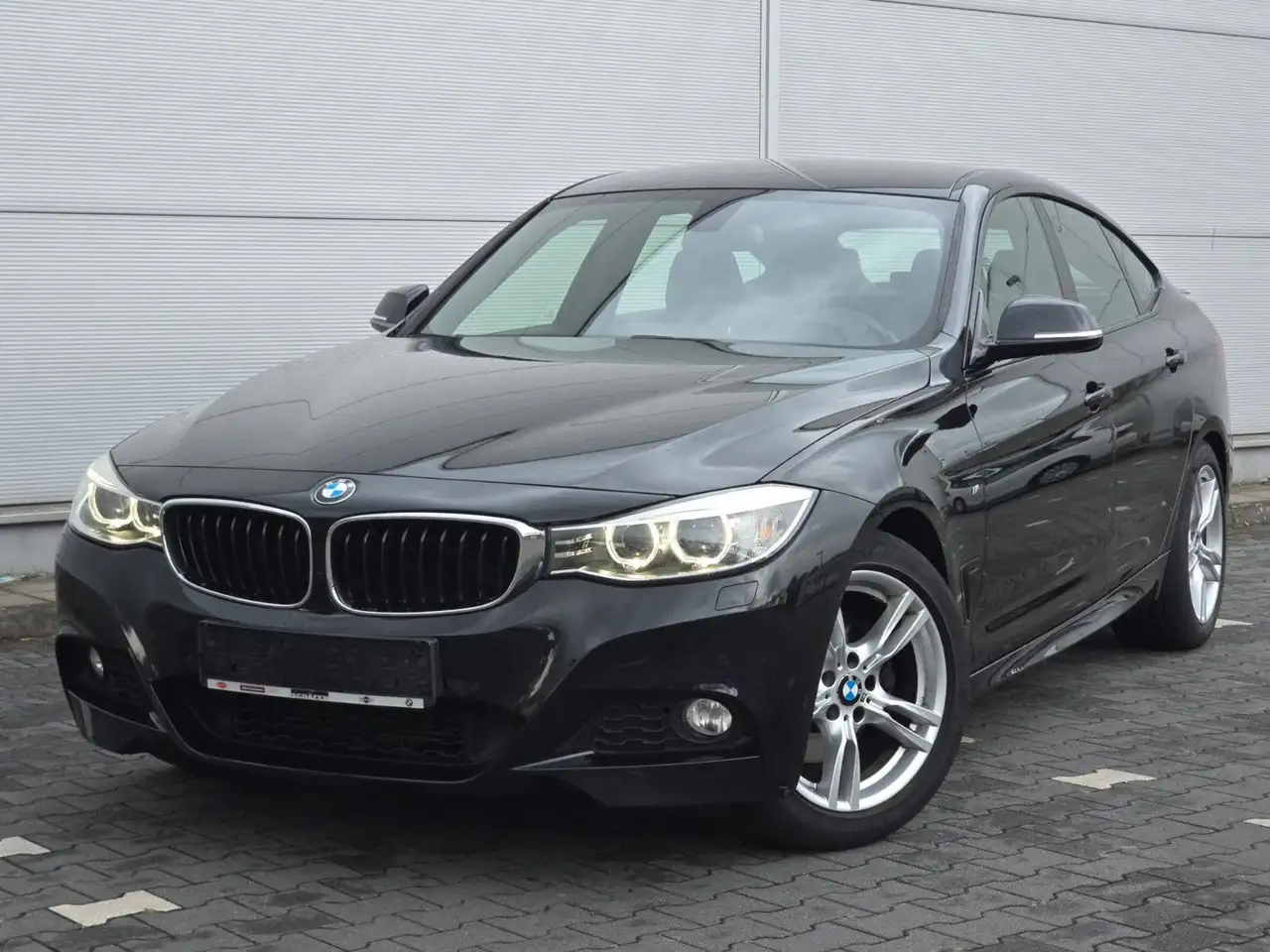 BMW 328I GRAN TURISMO M SPORT 245ch - CUIR DAKOTA - GPS - SIÈGES CHAUFFANTS - PDC AVANT/ARRIÈRE - SUSPENSION SPORT