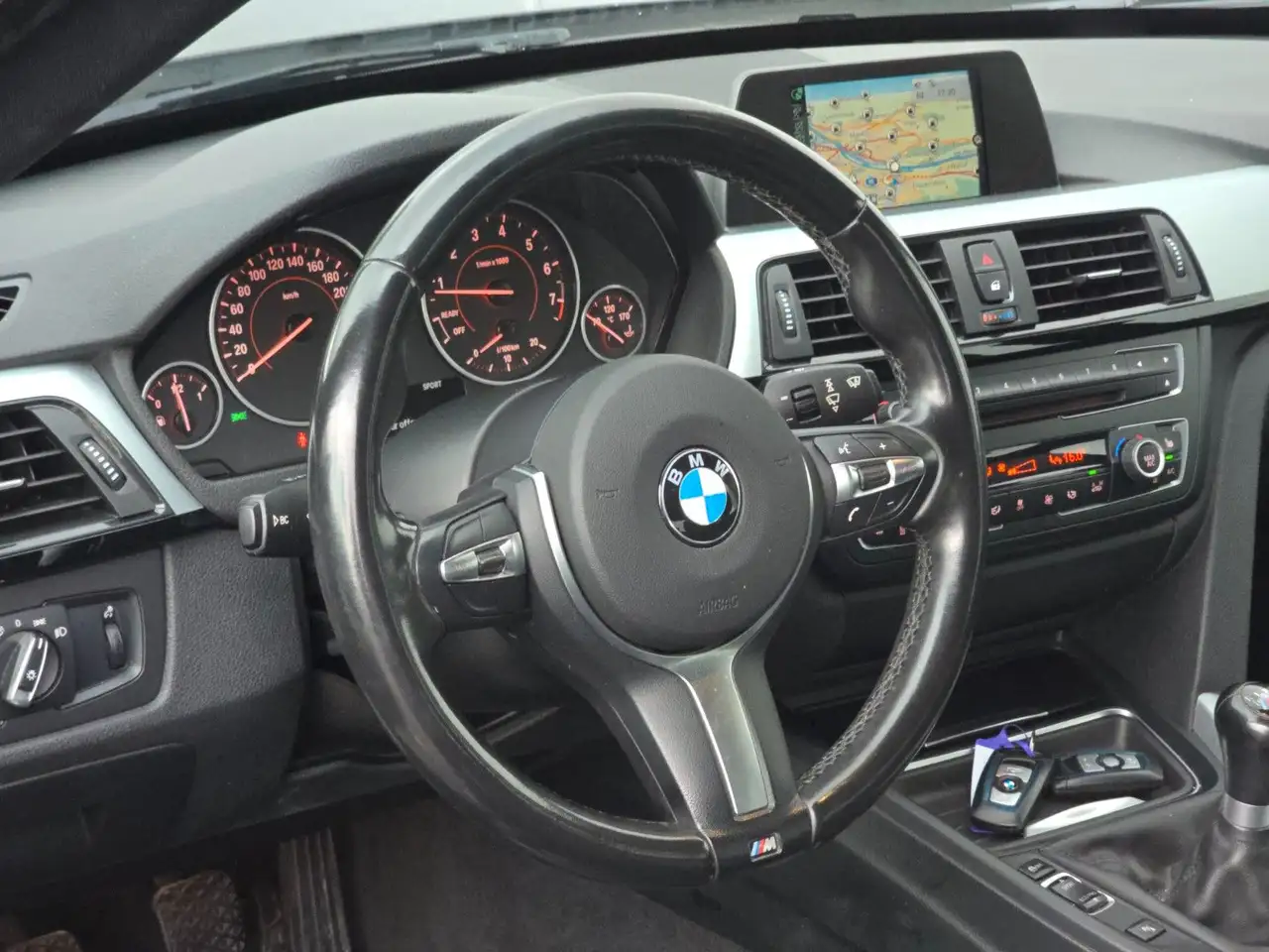 BMW 328I GRAN TURISMO M SPORT 245ch - CUIR DAKOTA - GPS - SIÈGES CHAUFFANTS - PDC AVANT/ARRIÈRE - SUSPENSION SPORT