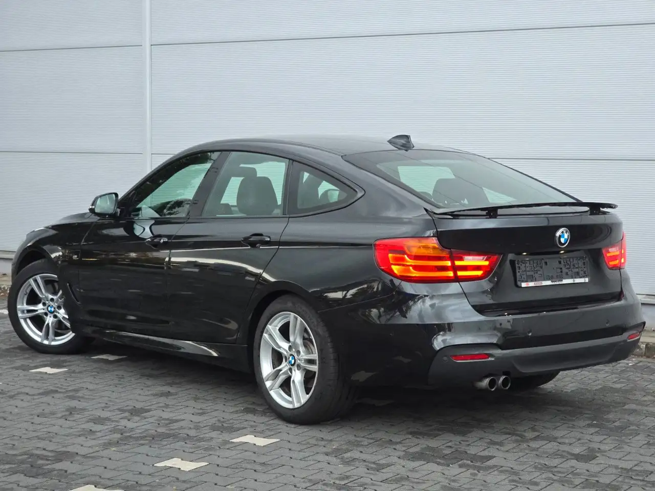 BMW 328I GRAN TURISMO M SPORT 245ch - CUIR DAKOTA - GPS - SIÈGES CHAUFFANTS - PDC AVANT/ARRIÈRE - SUSPENSION SPORT