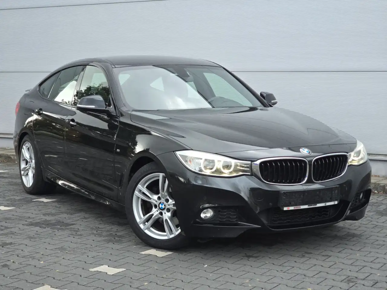 BMW 328I GRAN TURISMO M SPORT 245ch - CUIR DAKOTA - GPS - SIÈGES CHAUFFANTS - PDC AVANT/ARRIÈRE - SUSPENSION SPORT