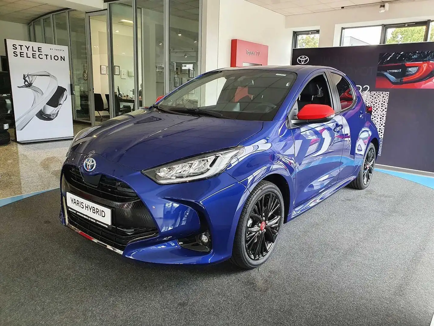 Toyota Yaris Hybrid 1.5 VVT-i Tokyo Pop-Out Blu/Azzurro - 2