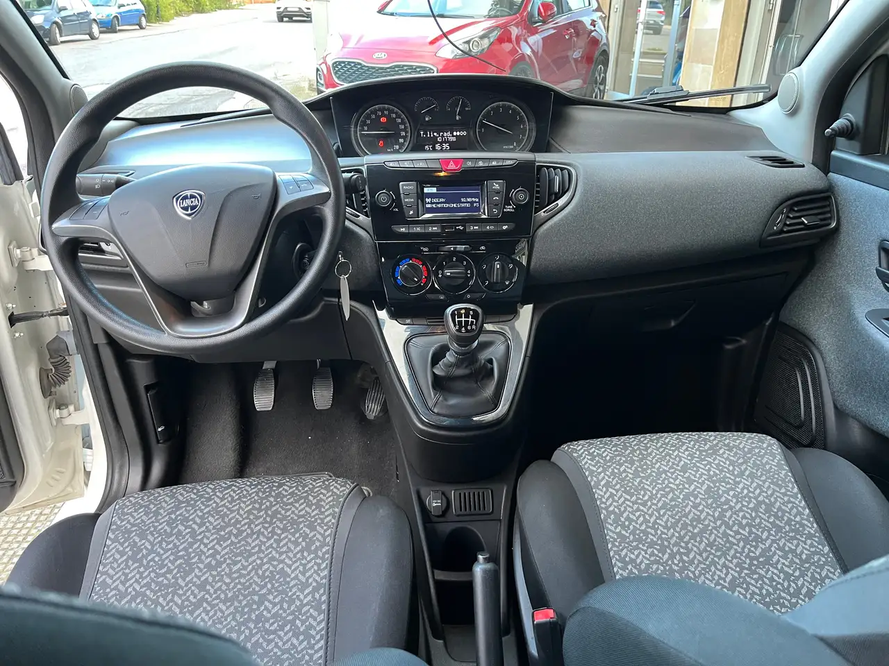 Lancia Ypsilon 2022 — фото 13