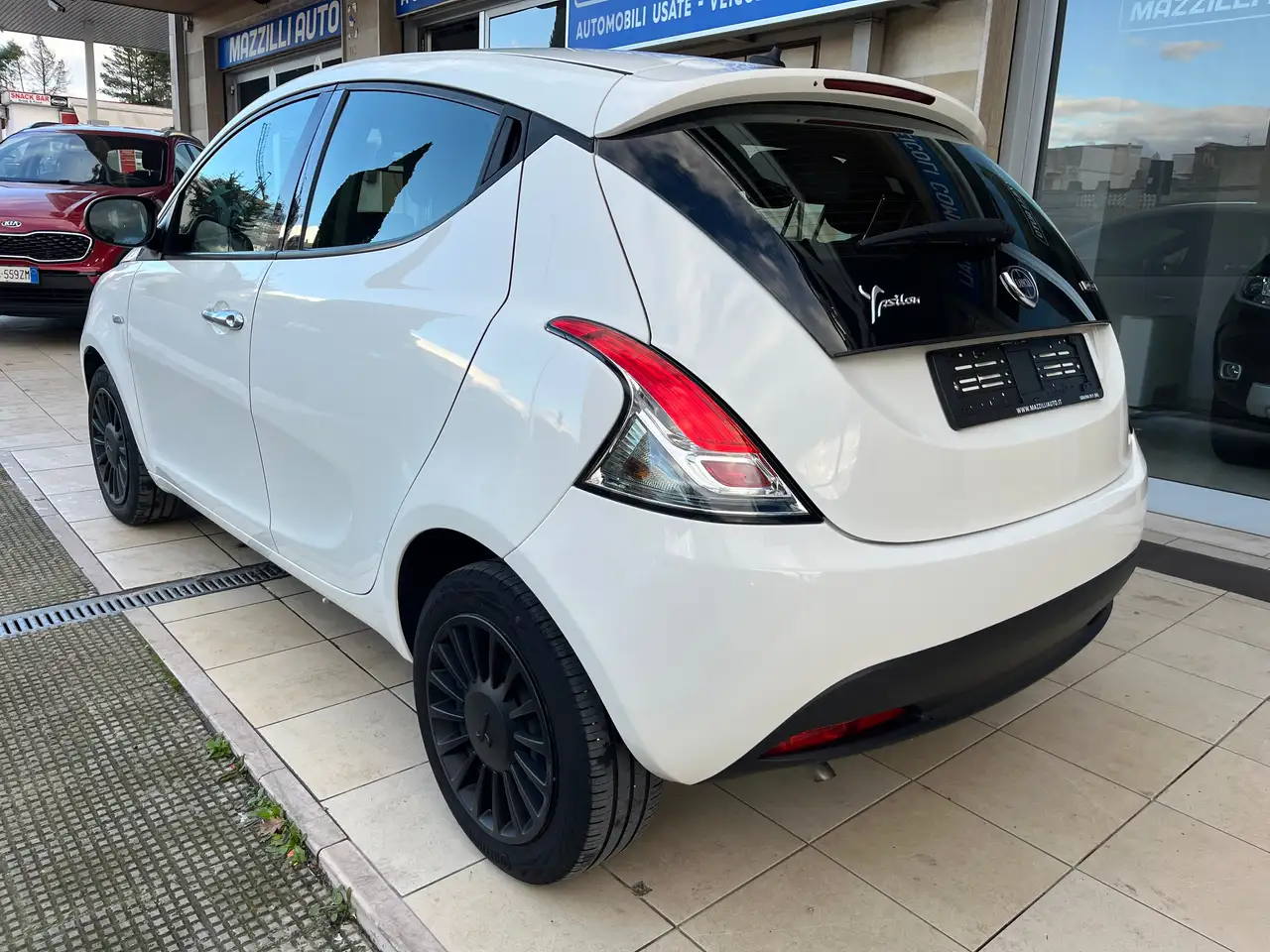 Lancia Ypsilon 2022