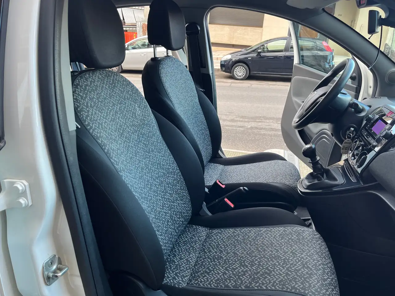 Lancia Ypsilon 2022 — фото 11