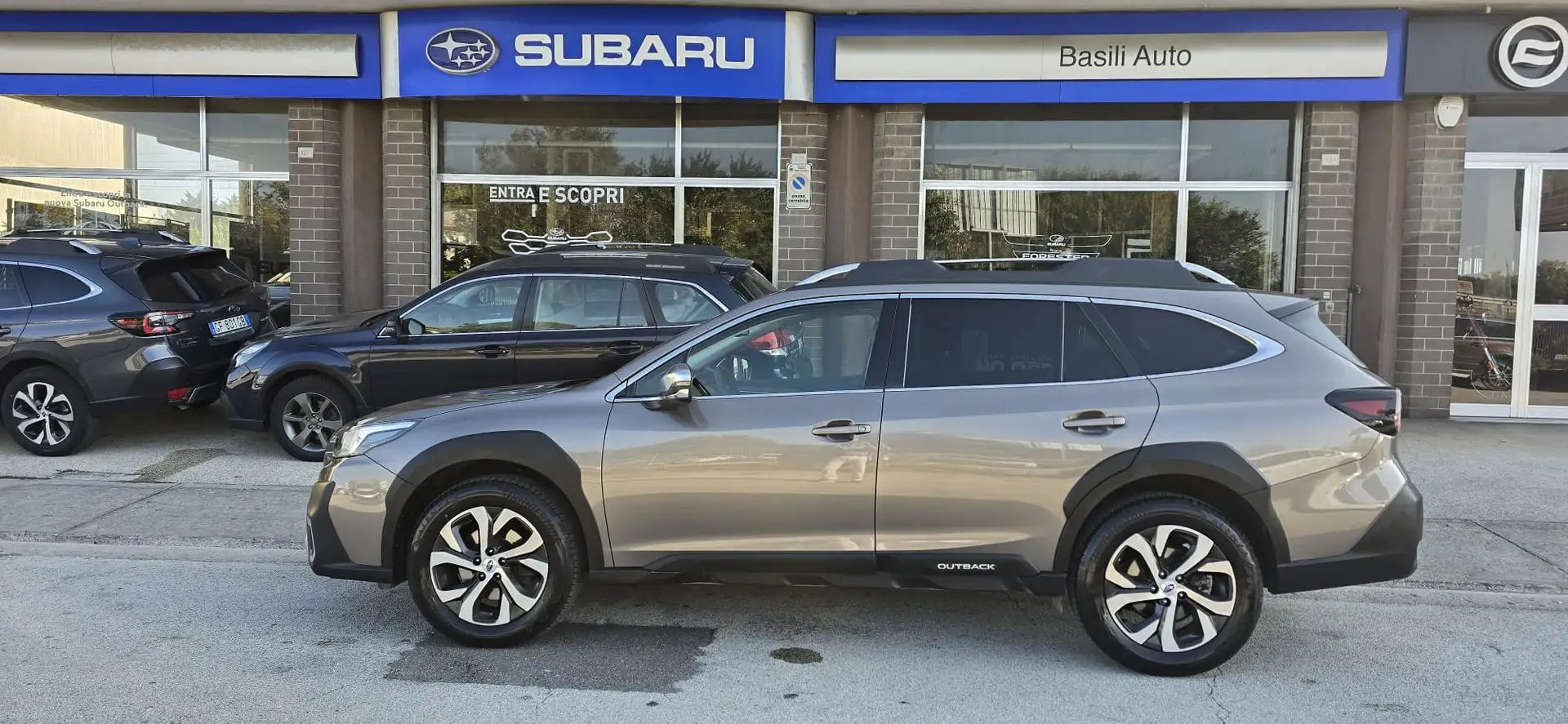 Subaru OUTBACK 2.5i Premium - Lineartronic Bronzo - 1