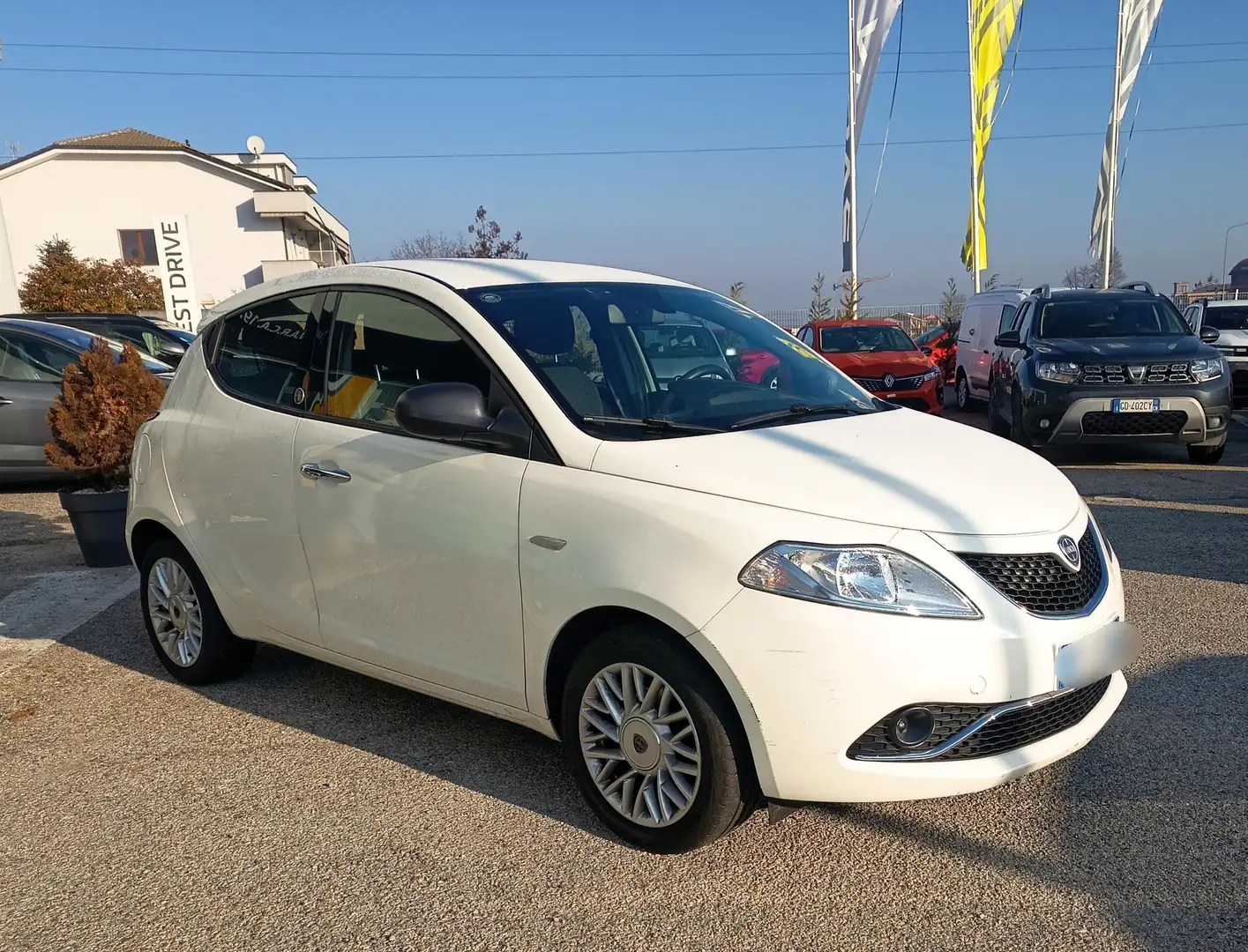Lancia Ypsilon Ypsilon III 2015 1.2 Gold ecochic Gpl 69cv my16 Weiß - 2