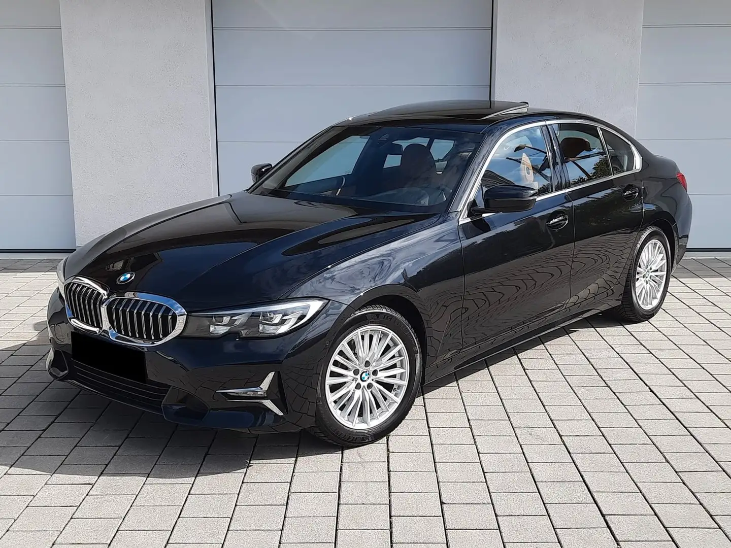 BMW 320 i Limo Luxury/LED/Kam/Leder/LiveC/SDach/DAB Noir - 2