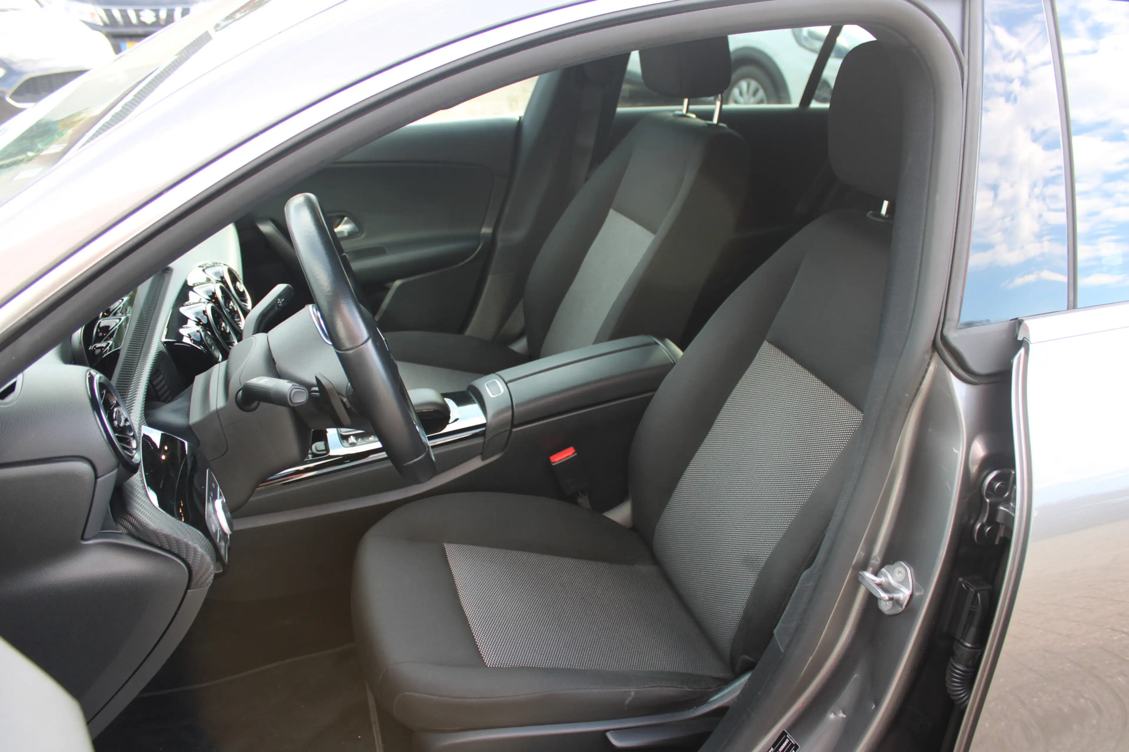 Mercedes-Benz CLA 180 Shooting Brake Business Solution — photo 5