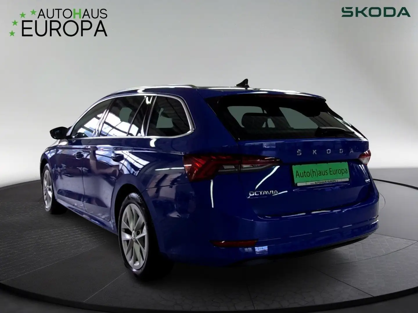 Skoda Octavia Combi 2.0 TSI DSG 4X4 Style ACC Navi Leder HUD Kam Blau - 2