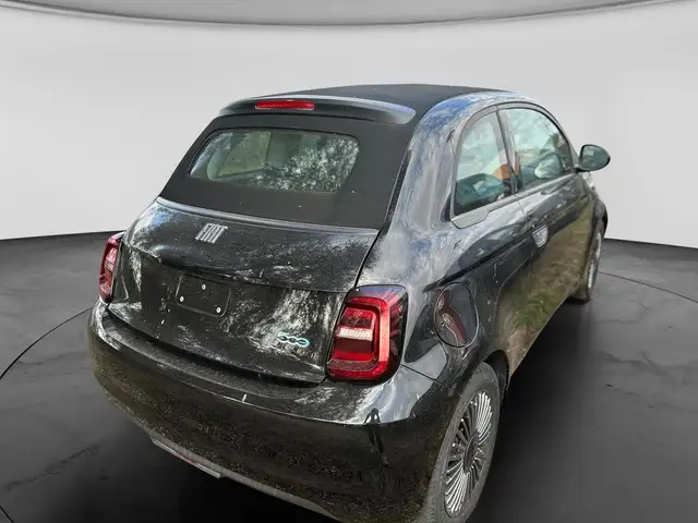 Fiat 500e view 4