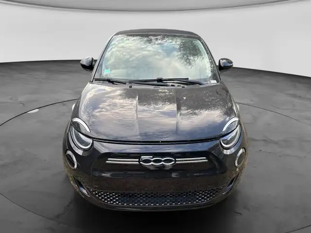 Fiat 500e view 2