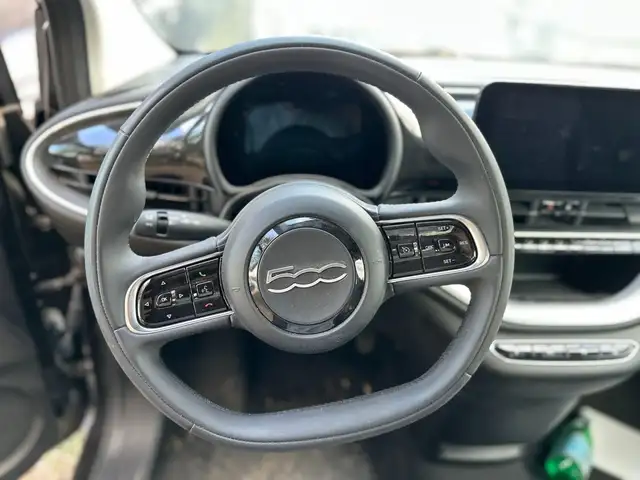 Fiat 500e view 12