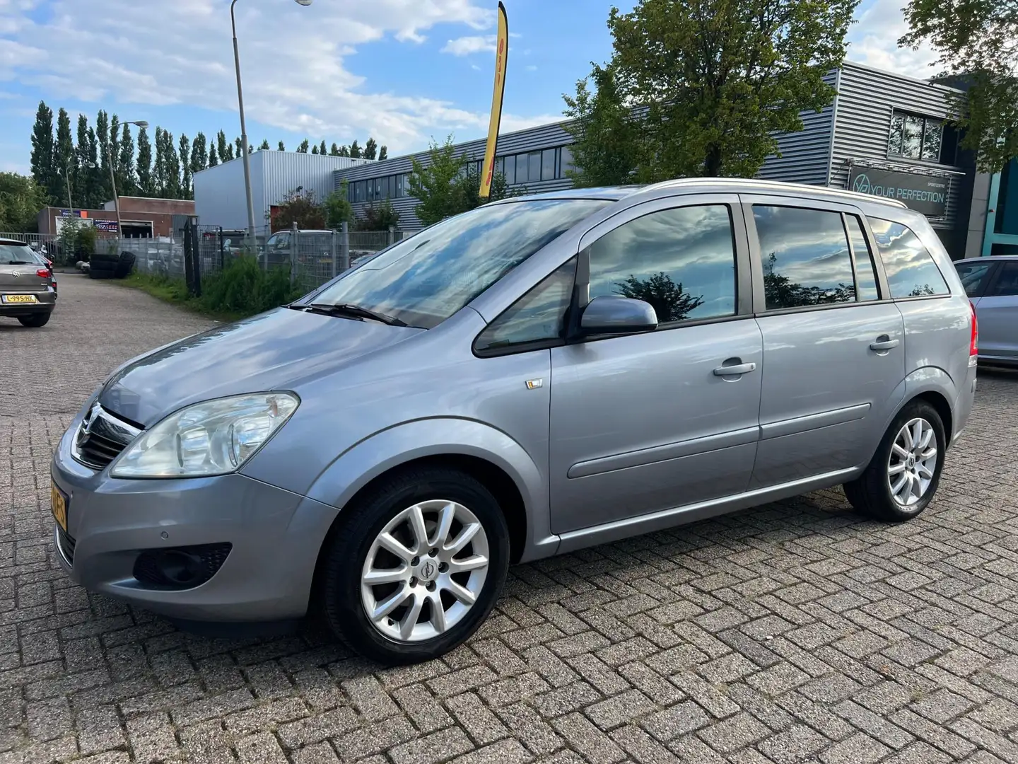 Opel Zafira 1.6 Temptation - Nette staat - 7 pers - Airco ! Grijs - 2