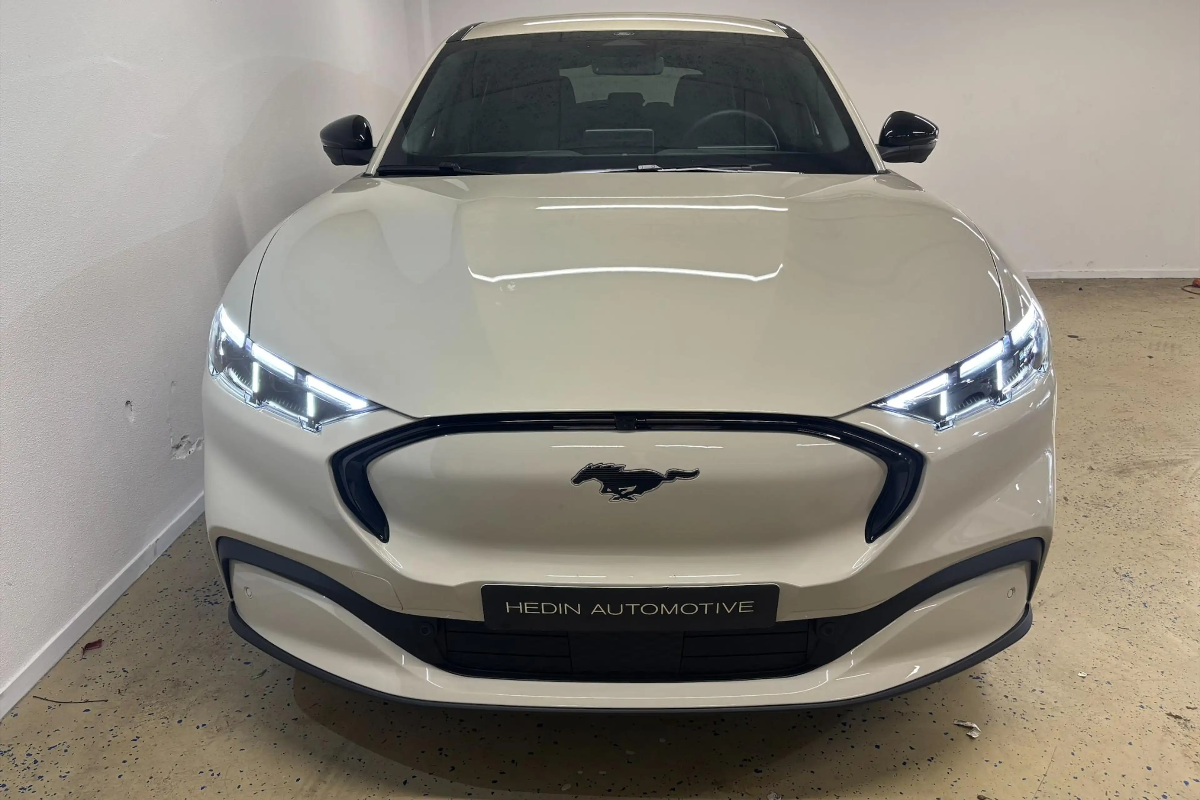 Ford Mustang Mach-E Extended Premium RWD 88 kWh Nieuw direct beschikba — photo 6