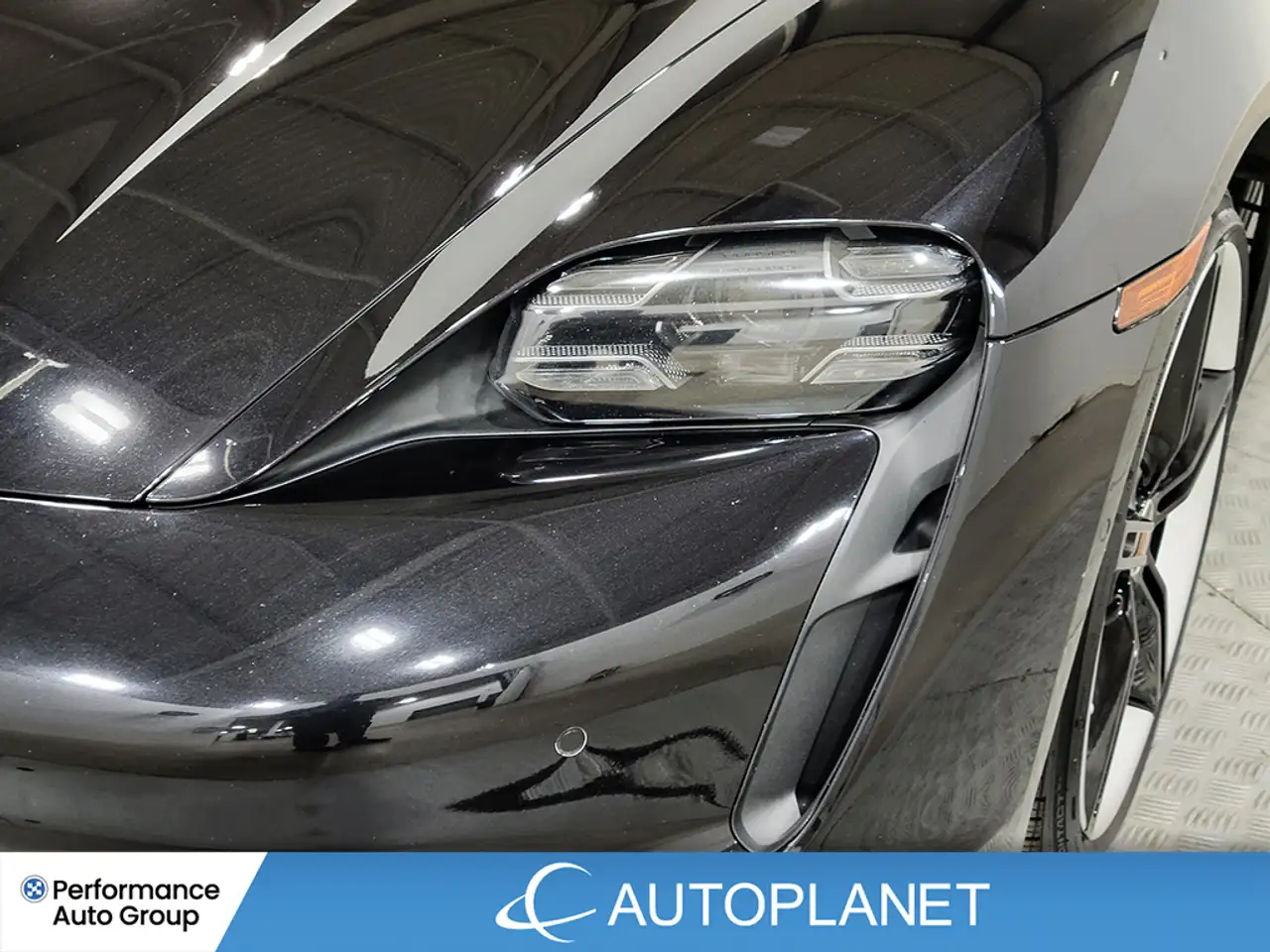 Porsche Taycan снимка Porsche Taycan