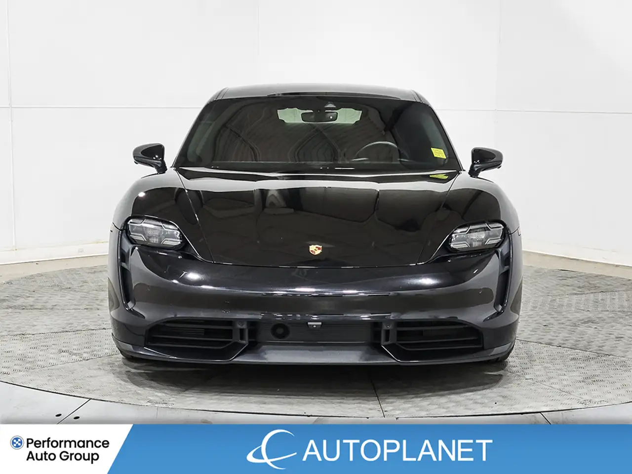 Porsche Taycan снимка Porsche Taycan