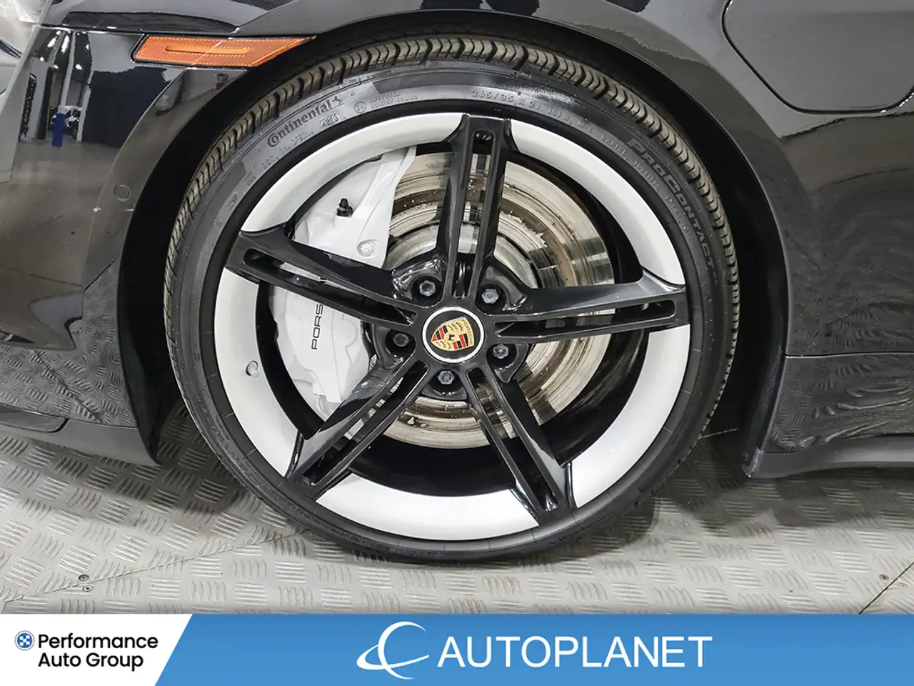Porsche Taycan снимка Porsche Taycan