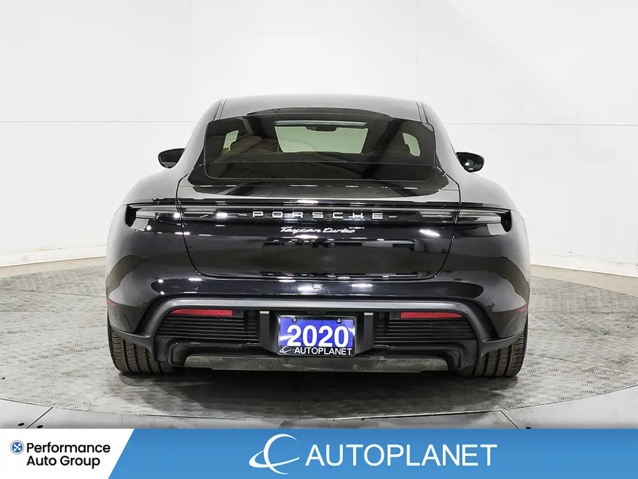 Porsche Taycan снимка Porsche Taycan