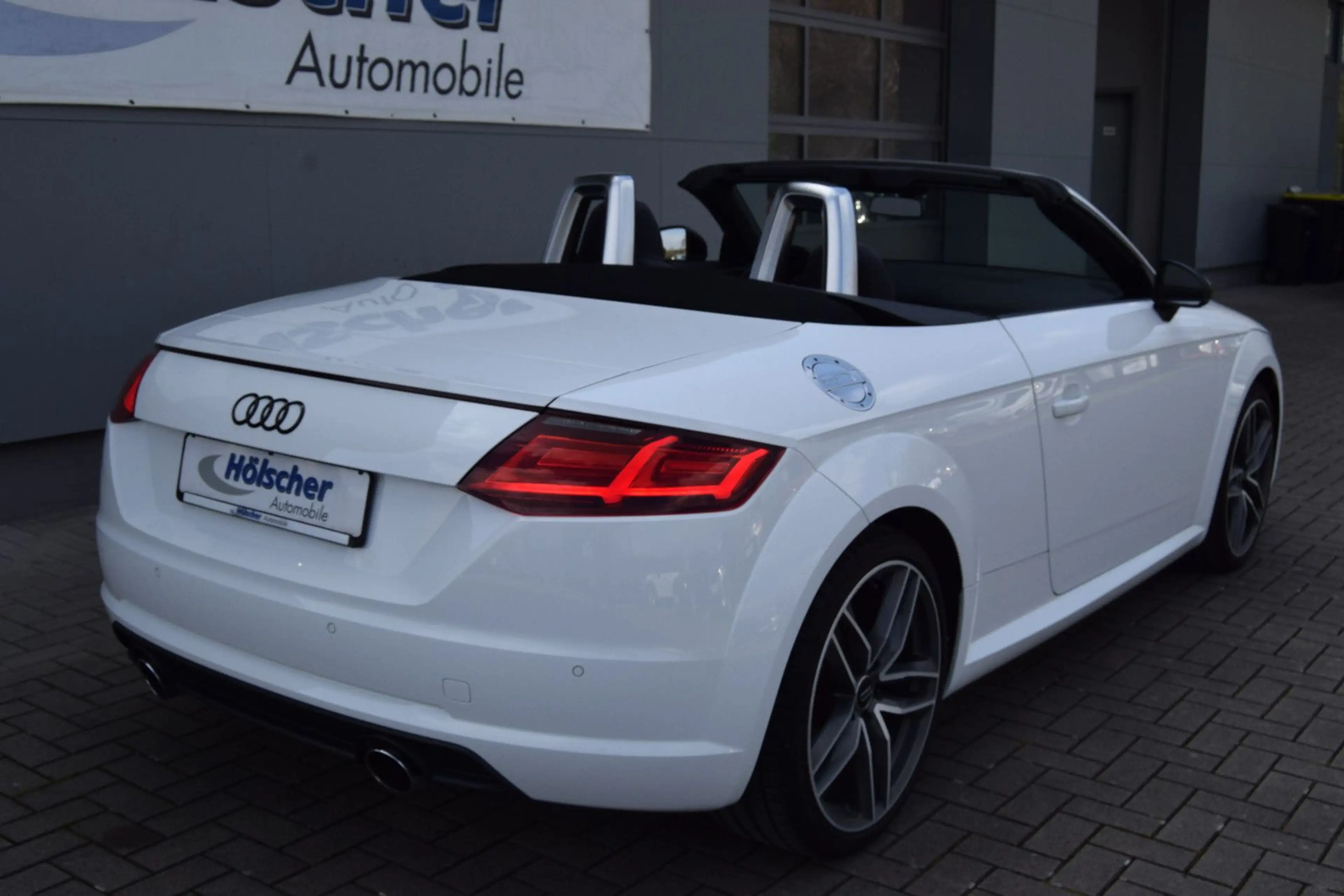 Audi TT Roadster 1.8 TFSI S tronic — photo 2