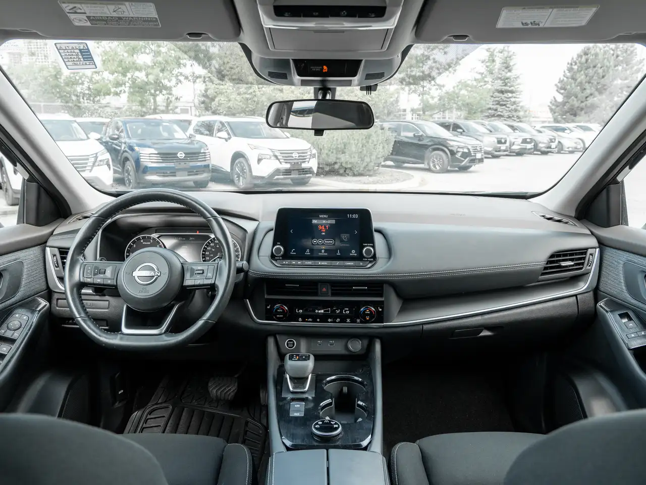 Nissan Rogue снимка Nissan Rogue