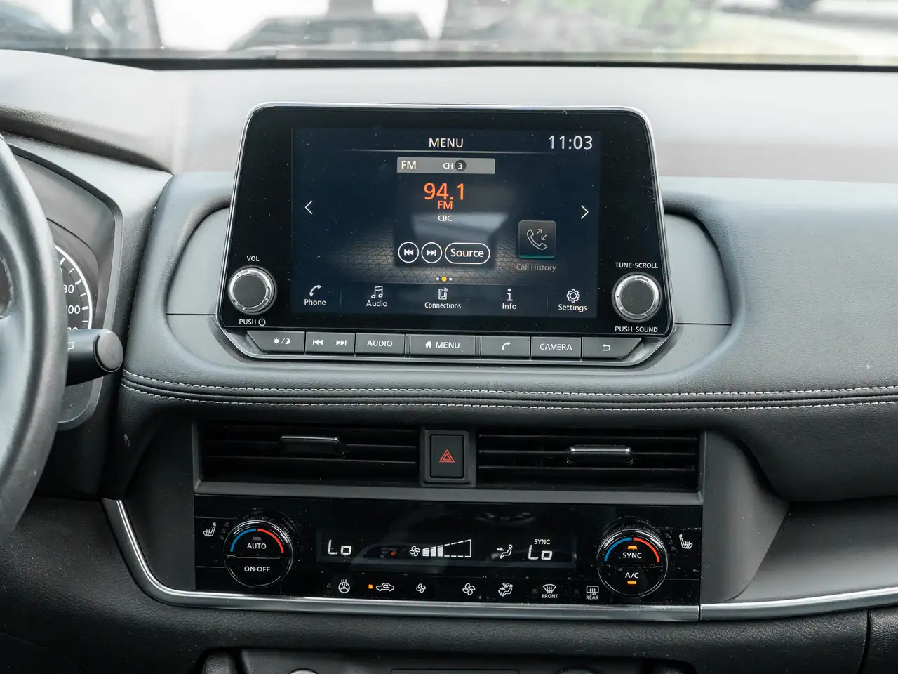Nissan Rogue снимка Nissan Rogue