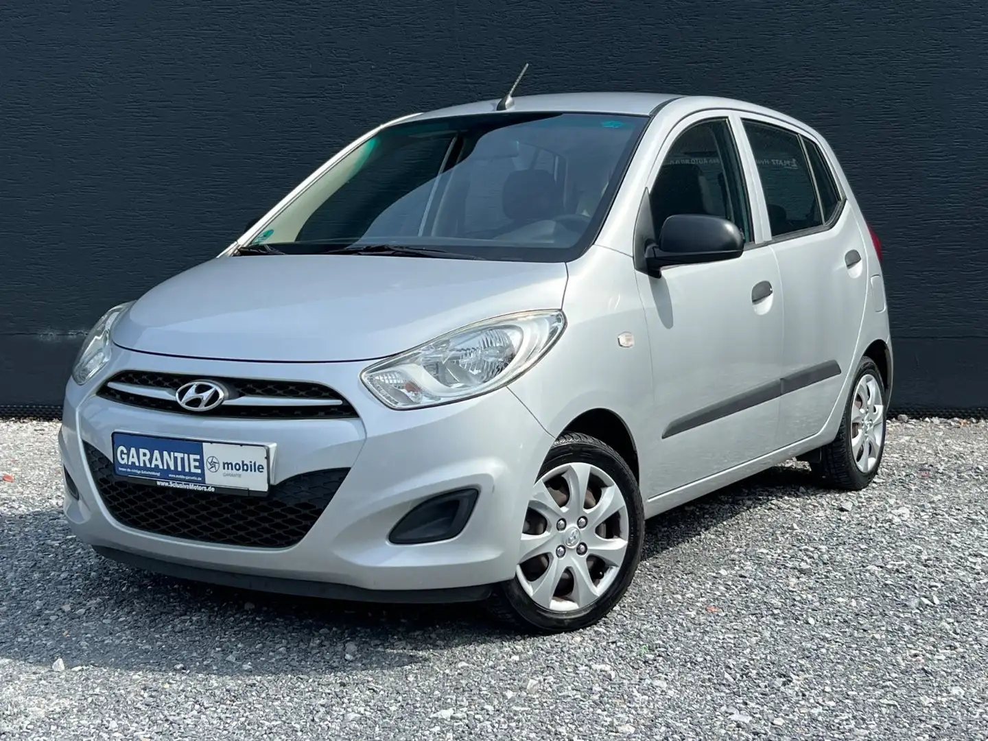 Hyundai i10 FIFA WM Edition 1.1l Klima ZV El. Fensterheb Argent - 1