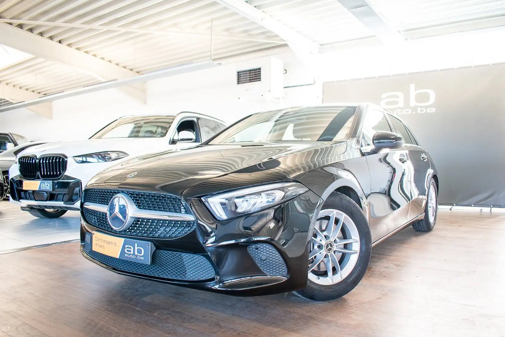 Mercedes-Benz A 200 *STYLE*, AUTOM, NAV, BT, LED, PARKASSIST, KEY-LESS Zwart - 1