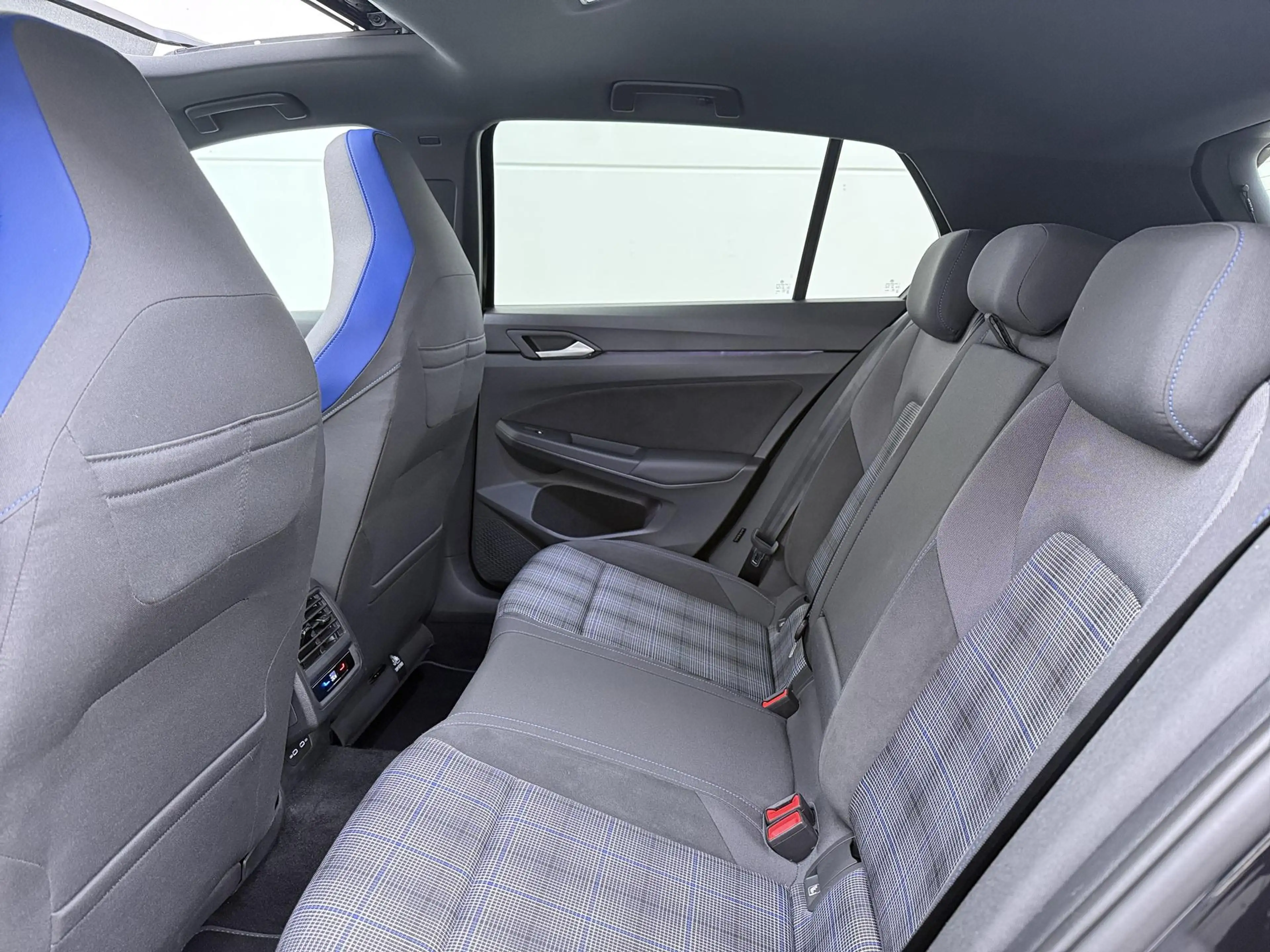 Volkswagen Golf GTE 1.4 eHybrid | Pano Dak | Head-up Display | Side As — photo 7
