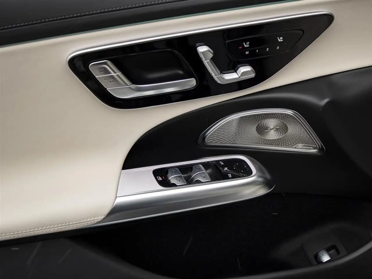 Mercedes-Benz E-Class fotografie Mercedes-Benz E-Class