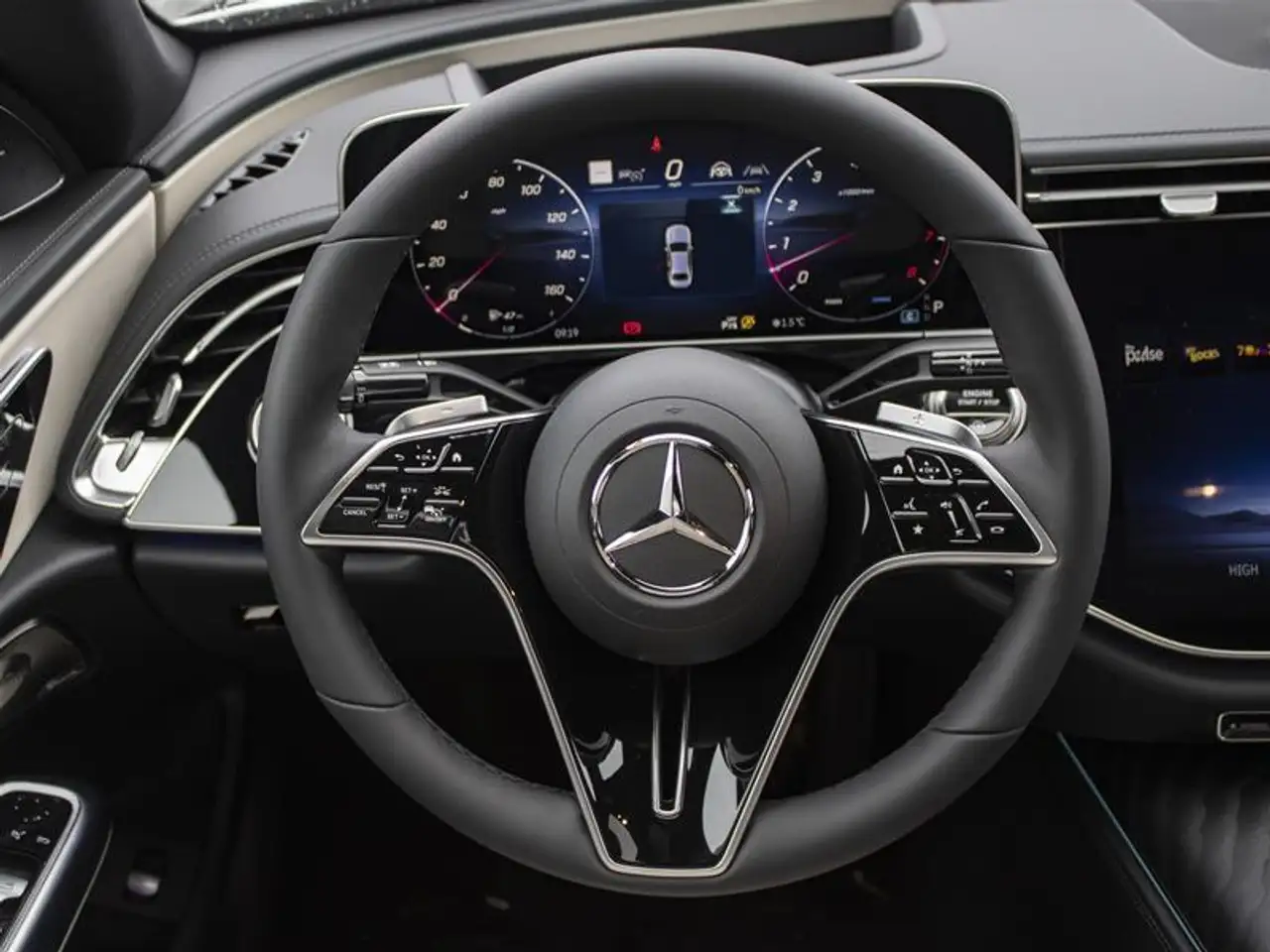 Mercedes-Benz E-Class fotografie Mercedes-Benz E-Class