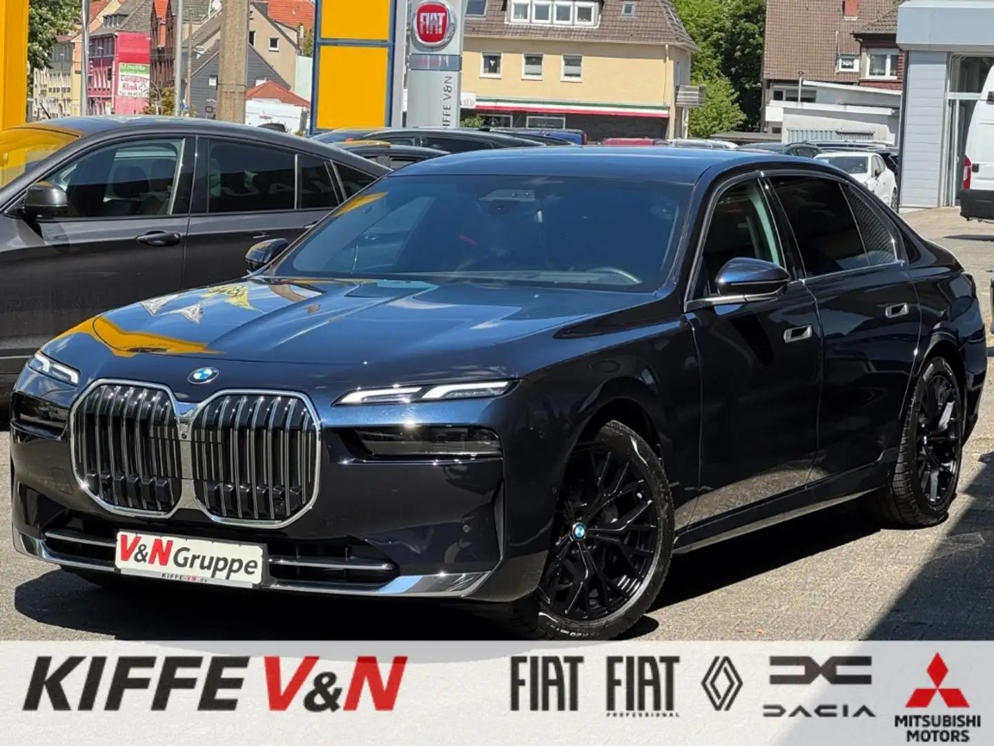 BMW 740 d xDrive INTEGRAL TV INDIVIDUAL INTERIEUR Černá - 1