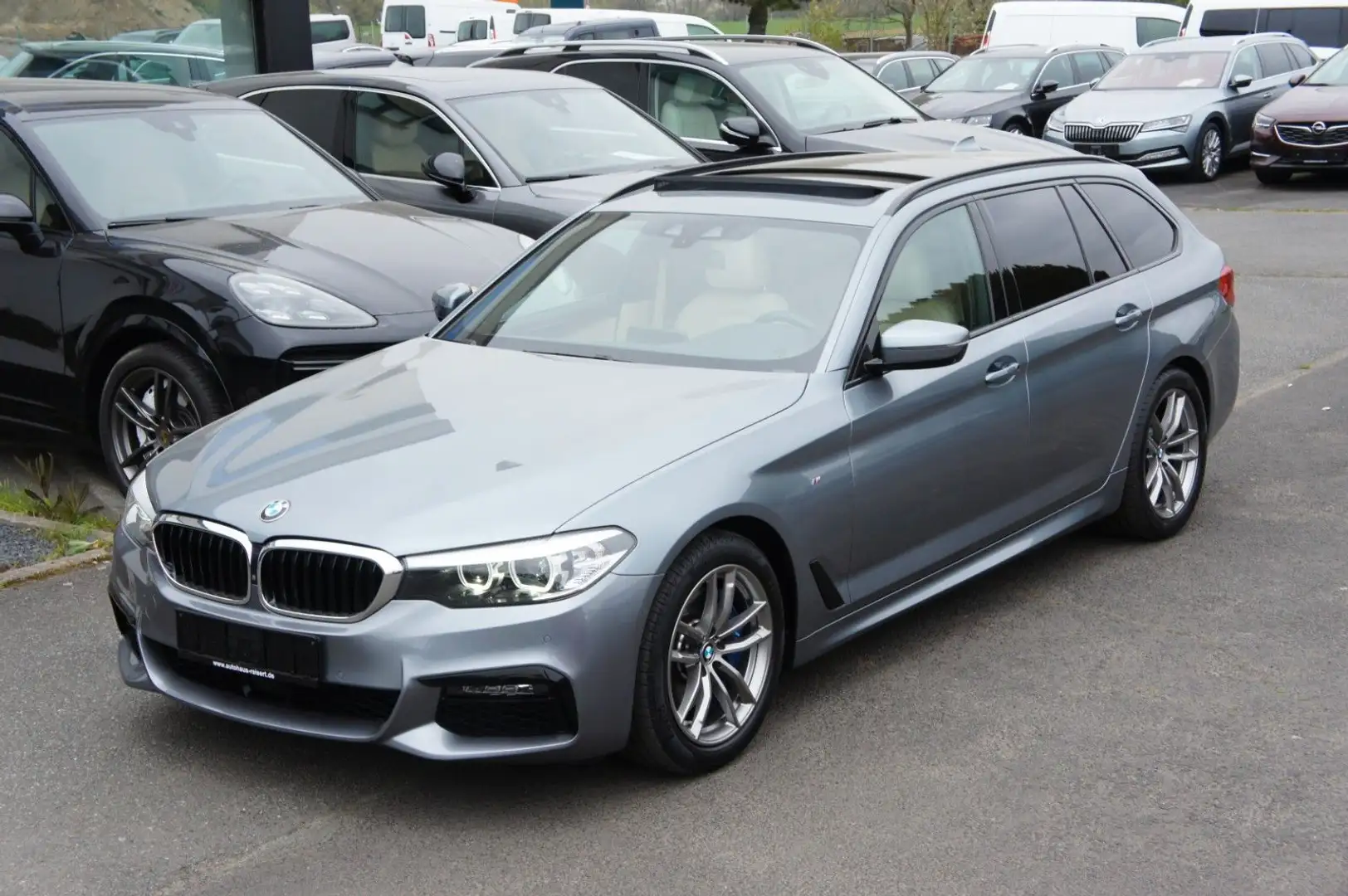 BMW 530 i Touring M Sport*ACC*PANO*DAKOTA*360*CARPLAY Blau - 1