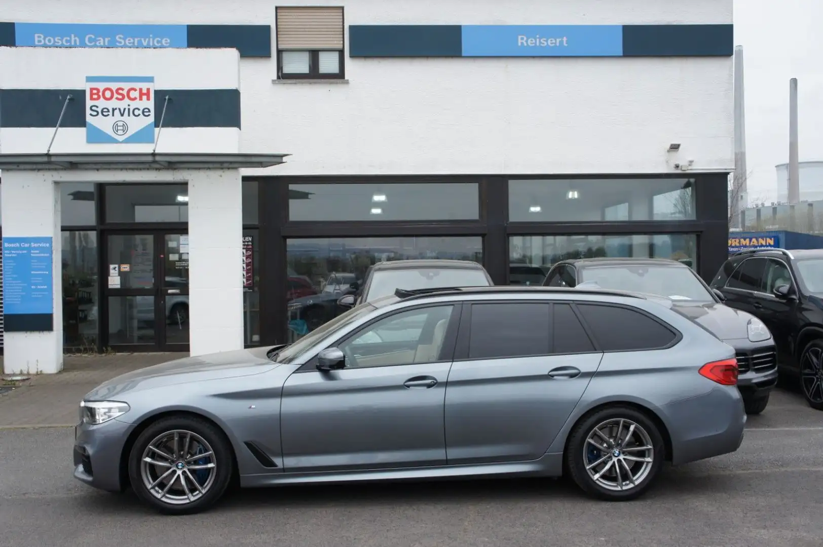 BMW 530 i Touring M Sport*ACC*PANO*DAKOTA*360*CARPLAY Blau - 2