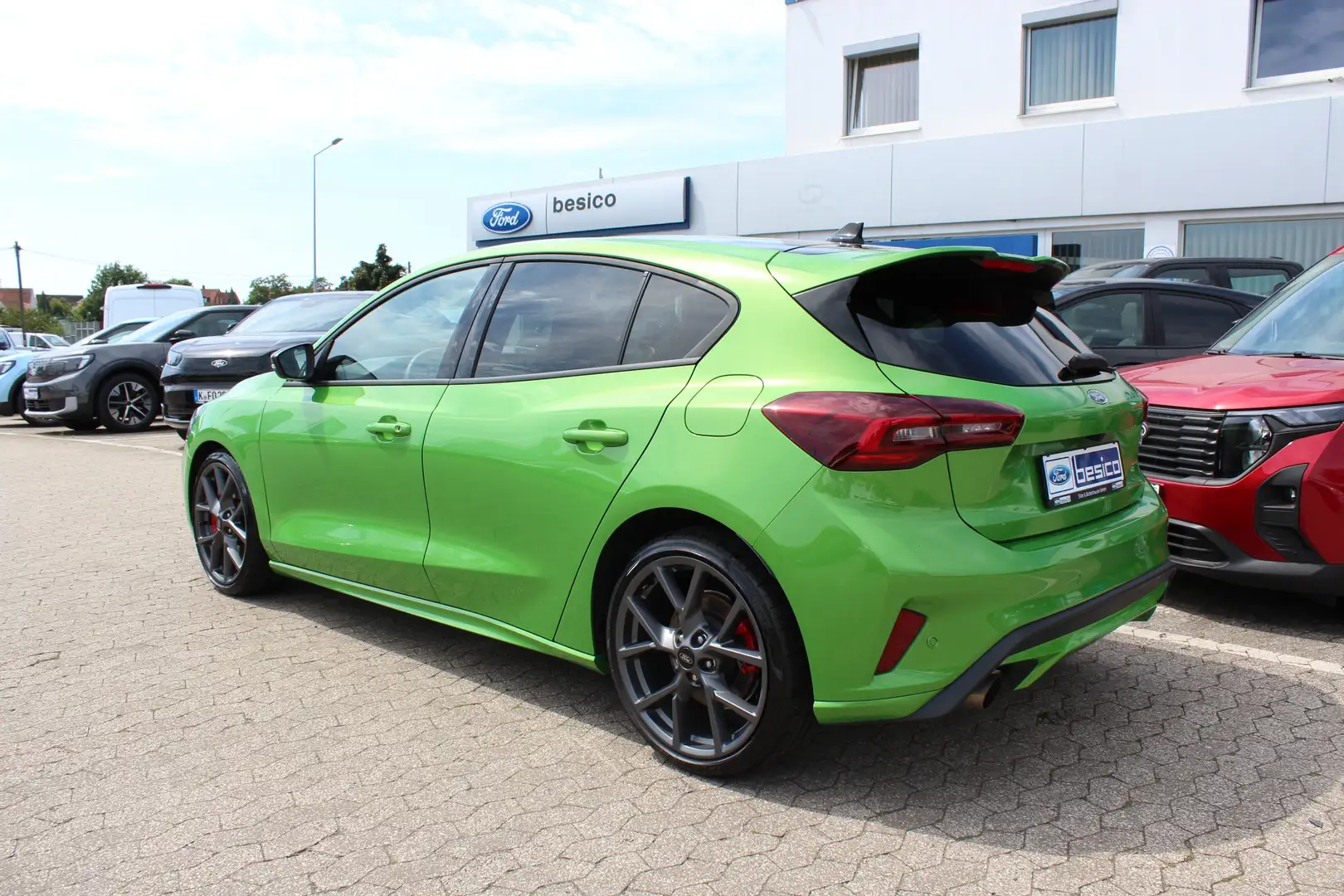 Ford Focus ST X 2,3EcoBoost*Matrix-LED*Dach schwarz*Navi* Grün - 2