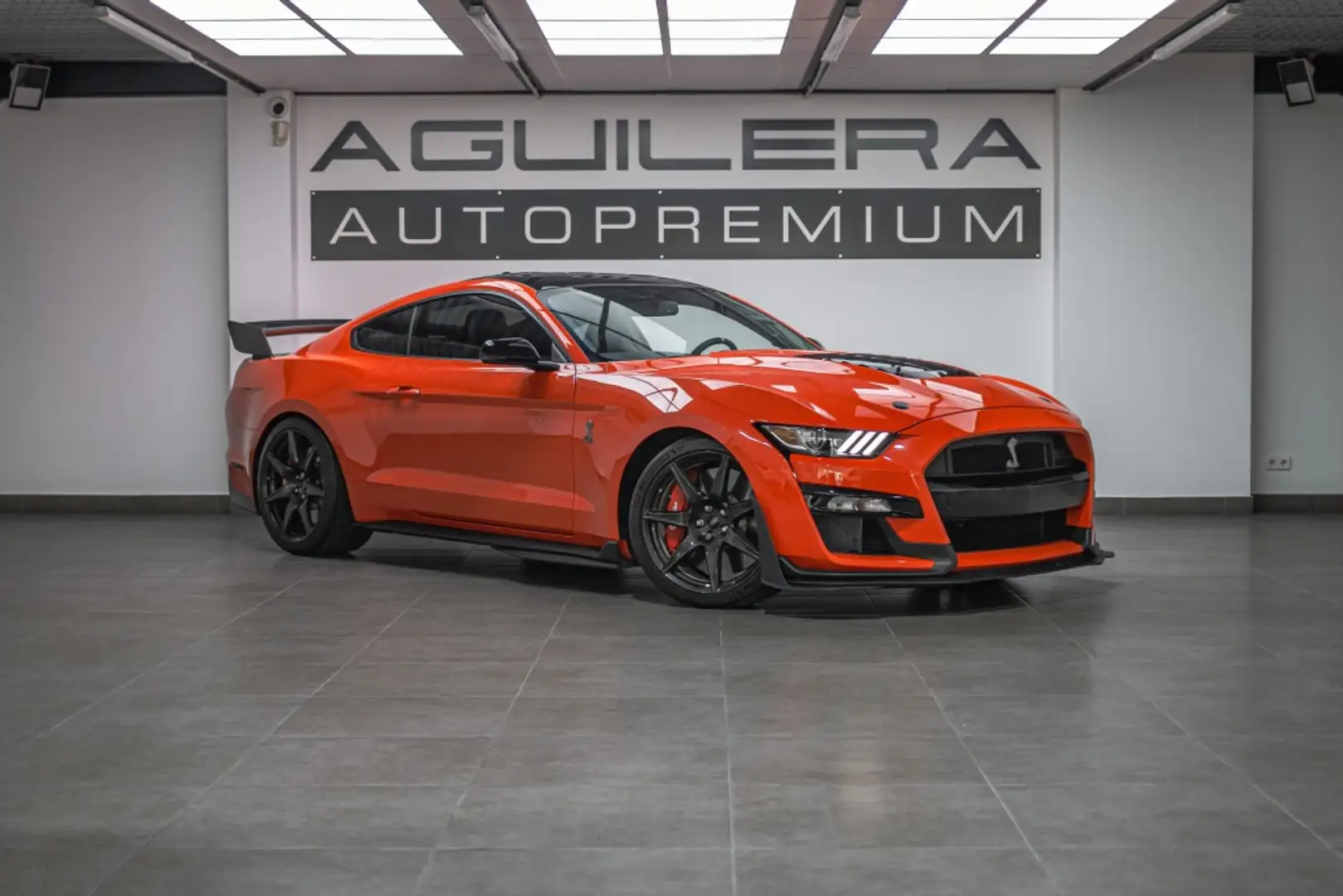 Ford Mustang Shelby GT 500 Naranja - 1