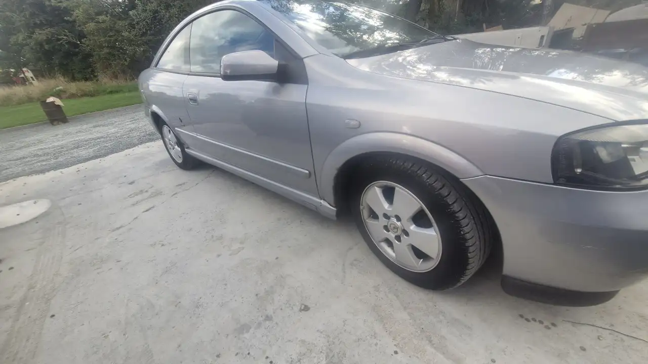 Opel Astra 1.8i XE 16v Édition Bertone, foto 6