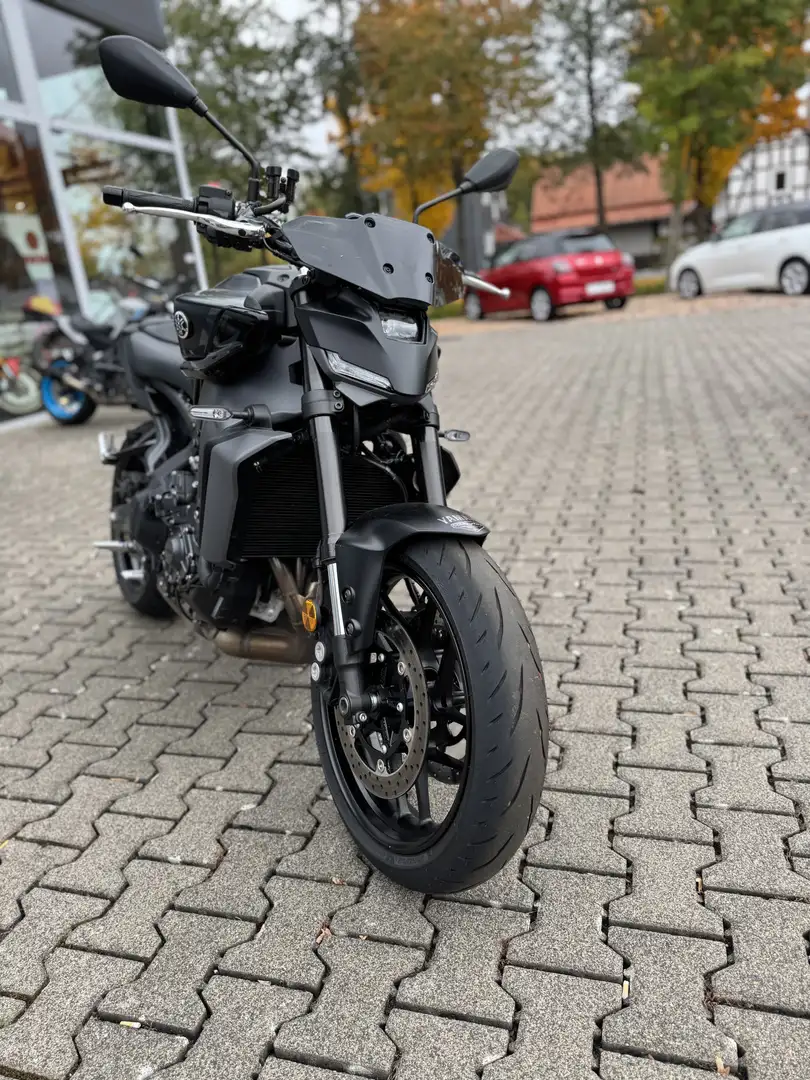 Yamaha MT-09 35KW/70KW Variante mit einigen Extras Negro - 2