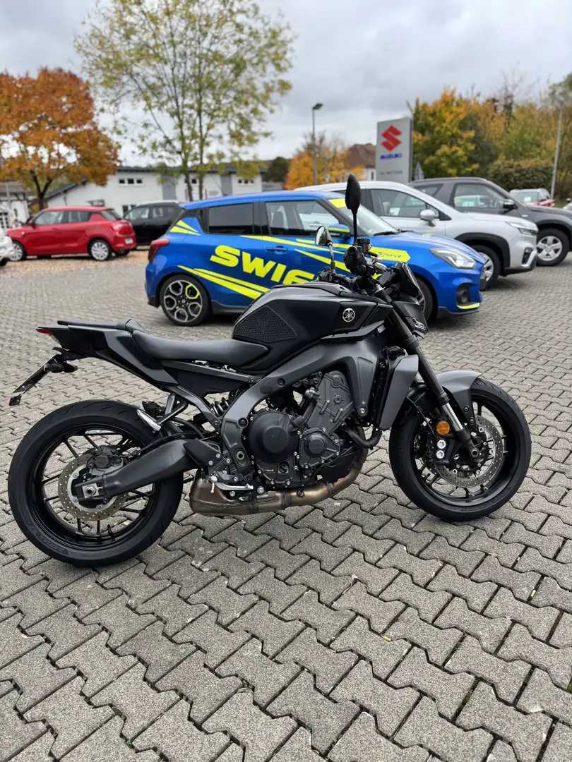 Yamaha MT-09 35KW/70KW Variante mit einigen Extras Negro - 1