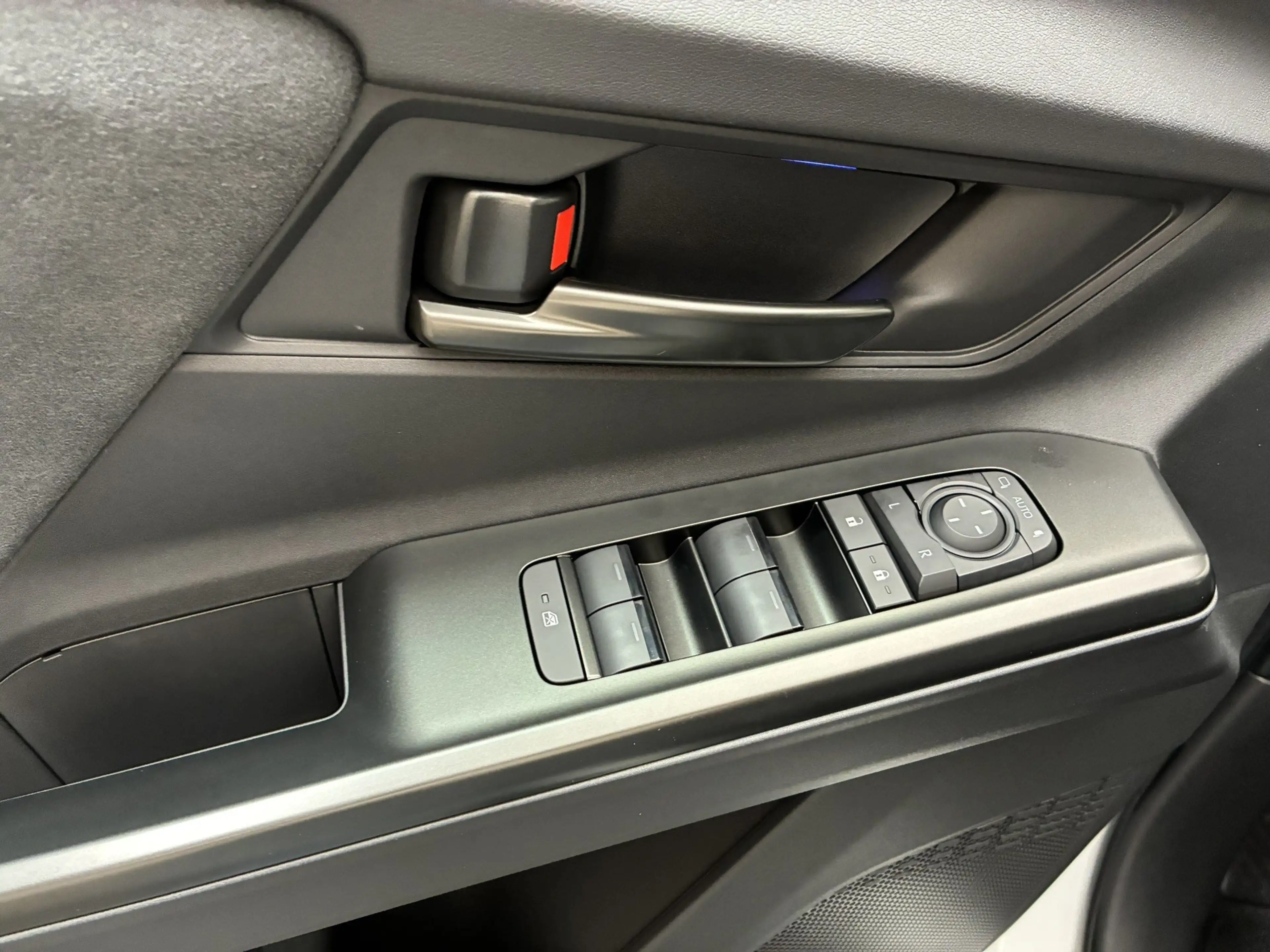 Toyota C-HR+ Elektro 252 kW AWD Lounge — photo 9