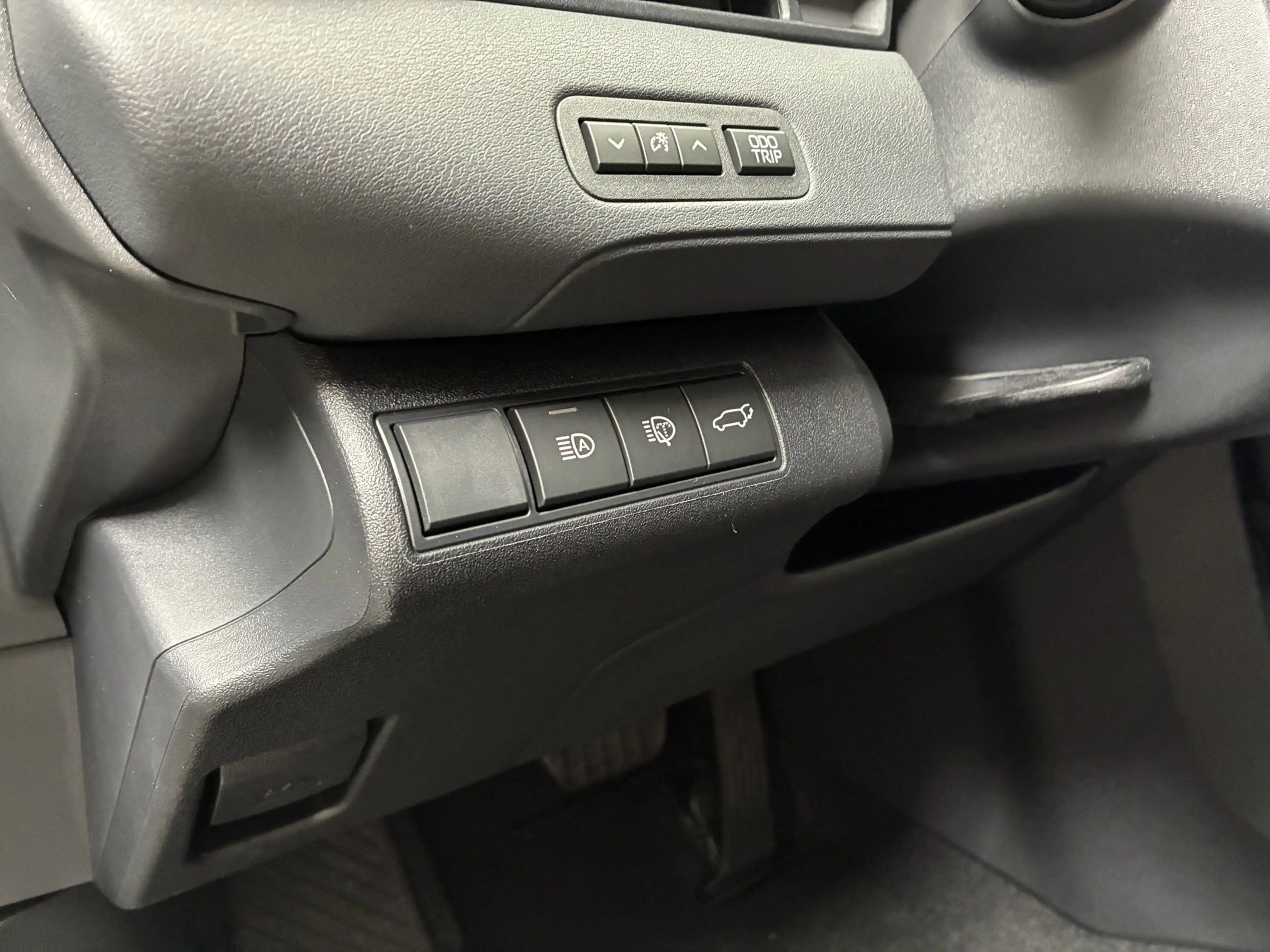 Toyota C-HR+ Elektro 252 kW AWD Lounge — photo 10