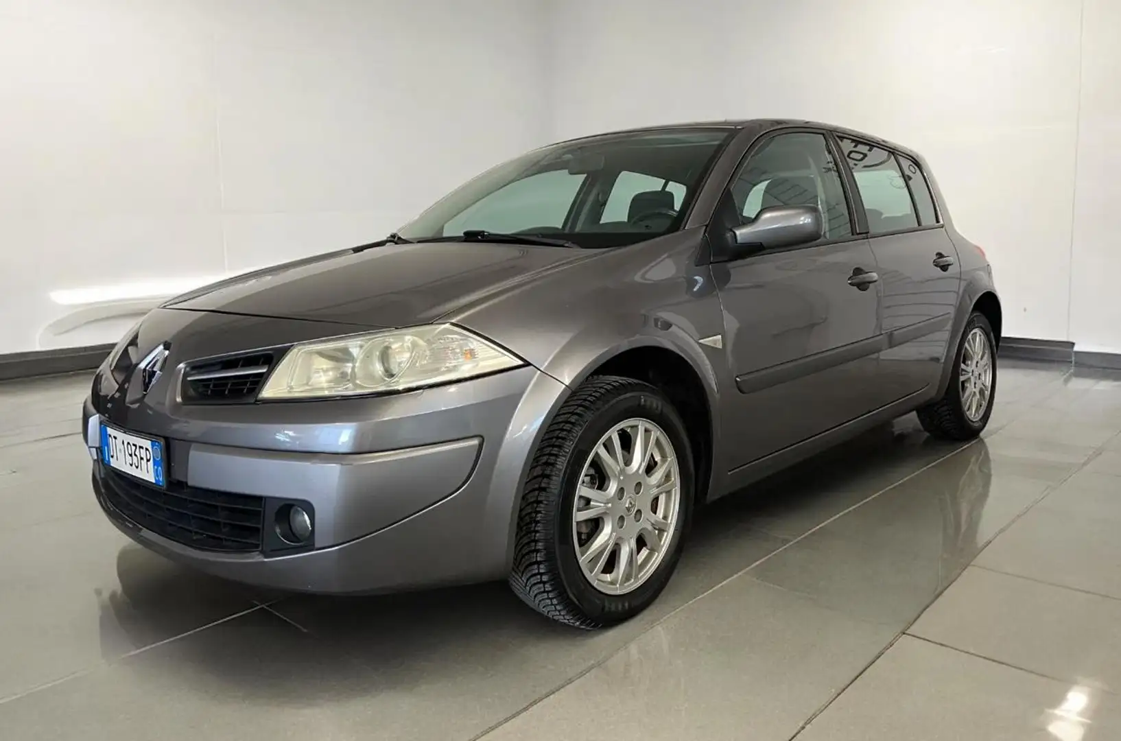 Renault Megane Mégane 1.6 111CV 5P**OPERATORI DEL SETTORE Grigio - 1