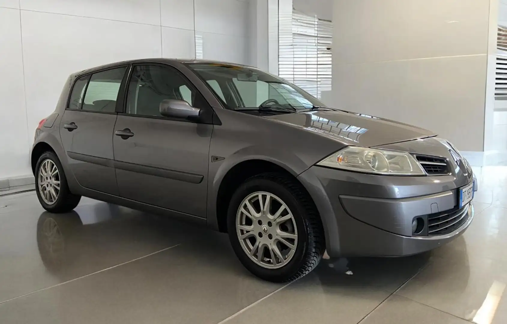 Renault Megane Mégane 1.6 111CV 5P**OPERATORI DEL SETTORE Grigio - 2