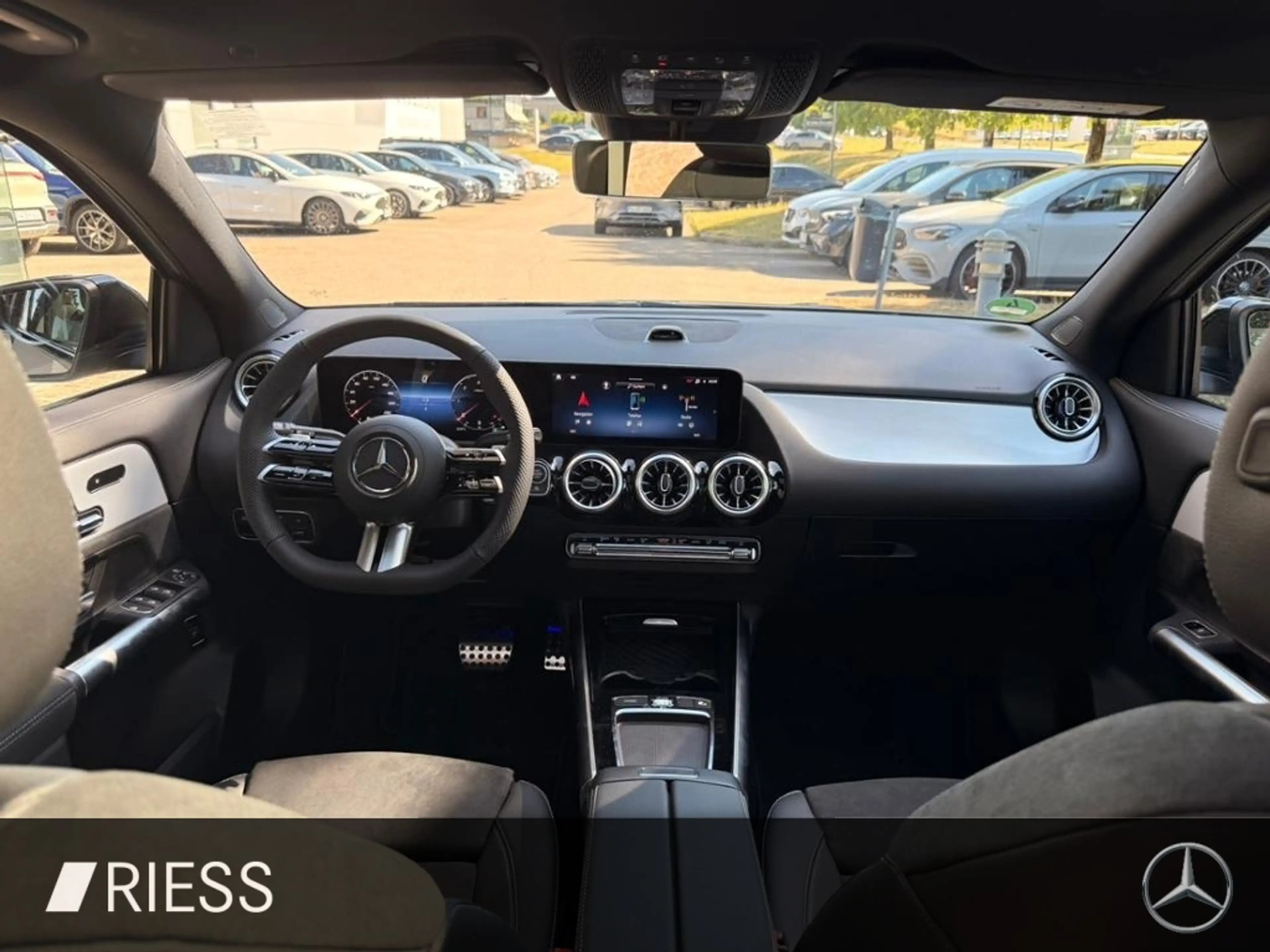 Mercedes-Benz GLA 200 d AHK AUT DynLicht Fernlichtass. Kam. LM — photo 12