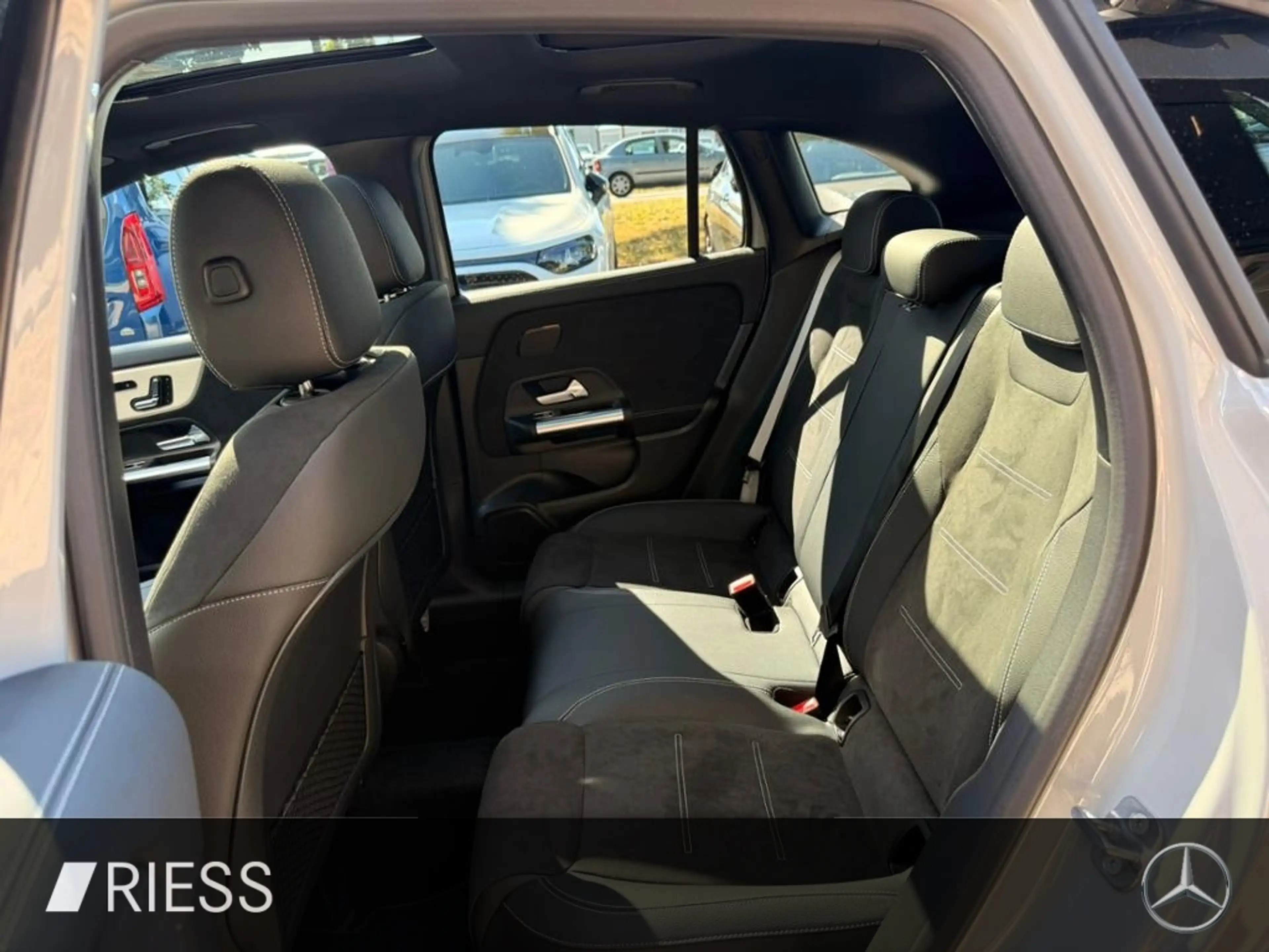 Mercedes-Benz GLA 200 d AHK AUT DynLicht Fernlichtass. Kam. LM — photo 5