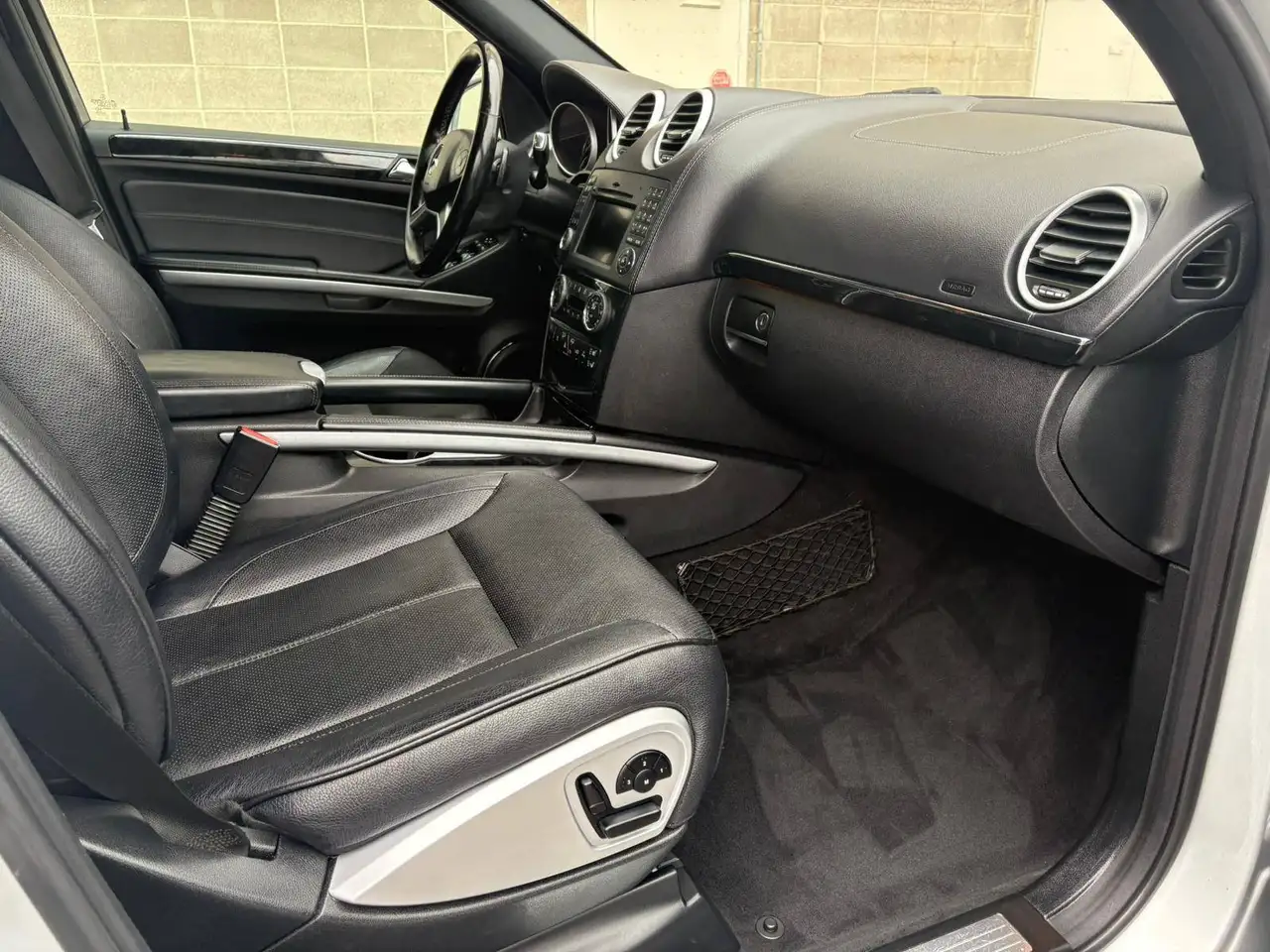 Mercedes-Benz GL-Class снимка Mercedes-Benz GL-Class