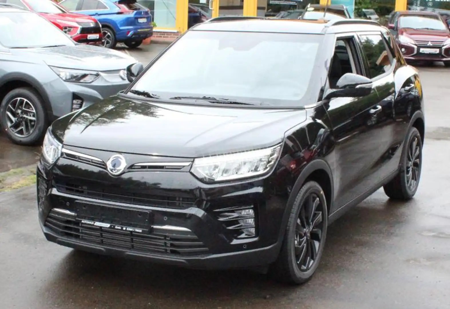 SsangYong Tivoli 1.5 BLACKLINE 2WD, 6MT, LED-SCHEINW. LKRDHZG SHZ, Black - 1