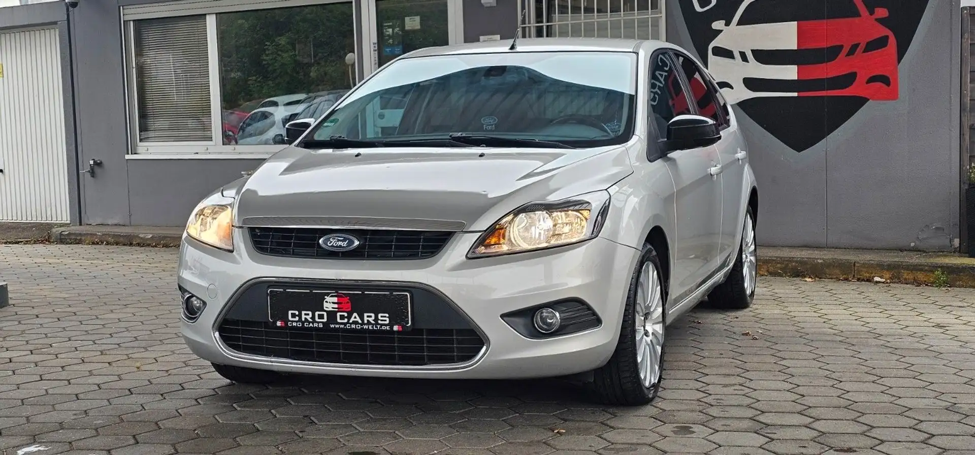 Ford Focus Lim. Titanium Silber - 2