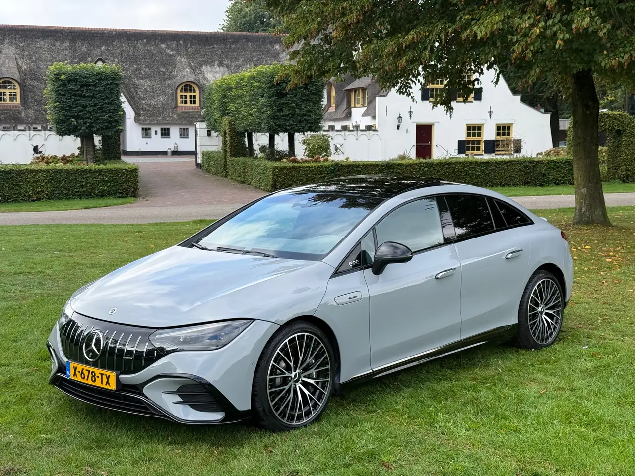 Mercedes-Benz EQE 43